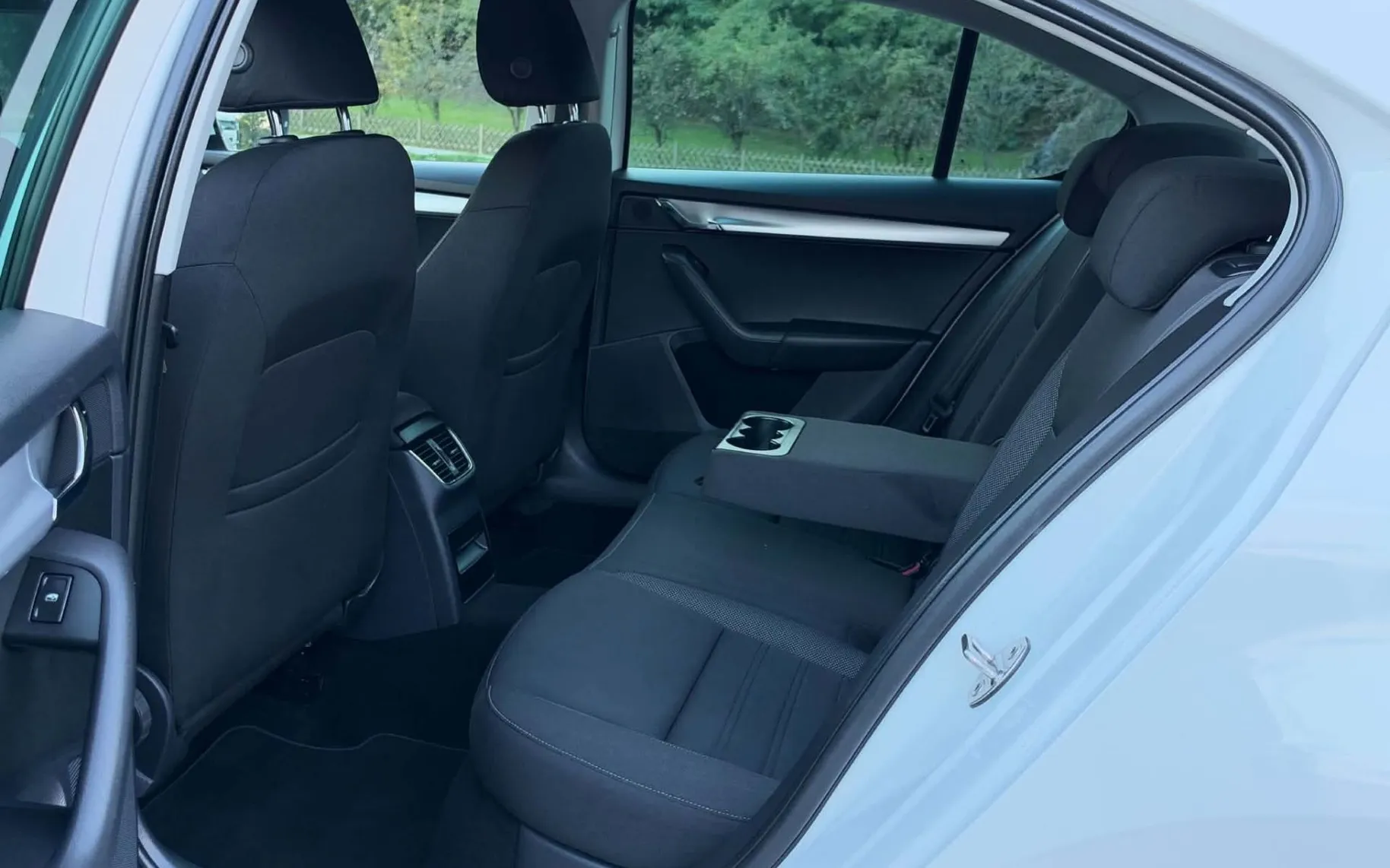 Notranja slika - Škoda Octavia - 1.6 TDI-LED-LIZING ZA TUJCE-TEMPOMAT-PDC- - 10