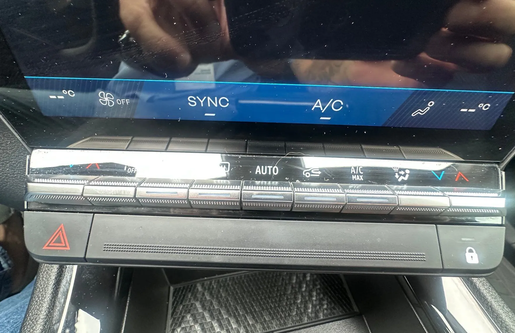 Zunanja slika - Renault Austral - TCe 160 Mild hybrid ESPRIT ALPINE  SAMO 15500KM - 14