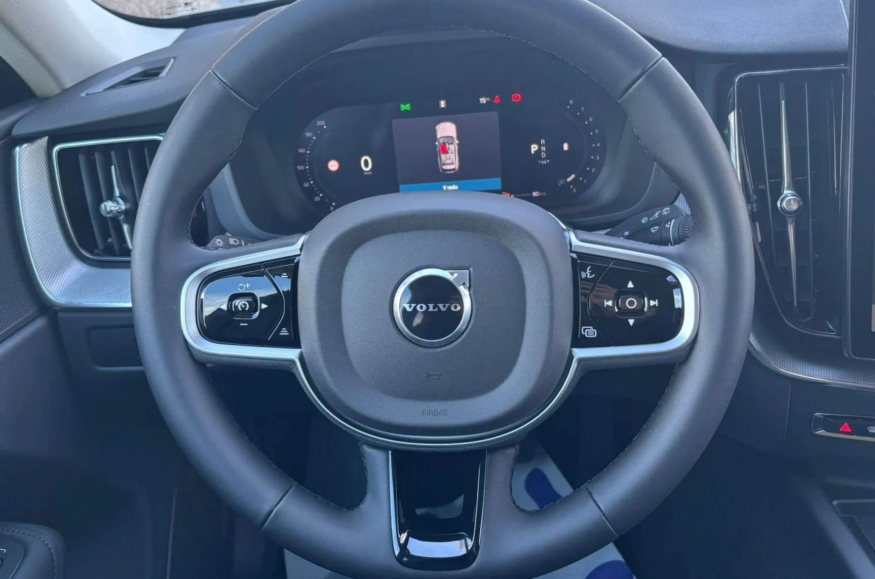 Zunanja slika - Volvo XC60 - B5P Core AT AWD 3 leta garancije + 3 servisi - 10