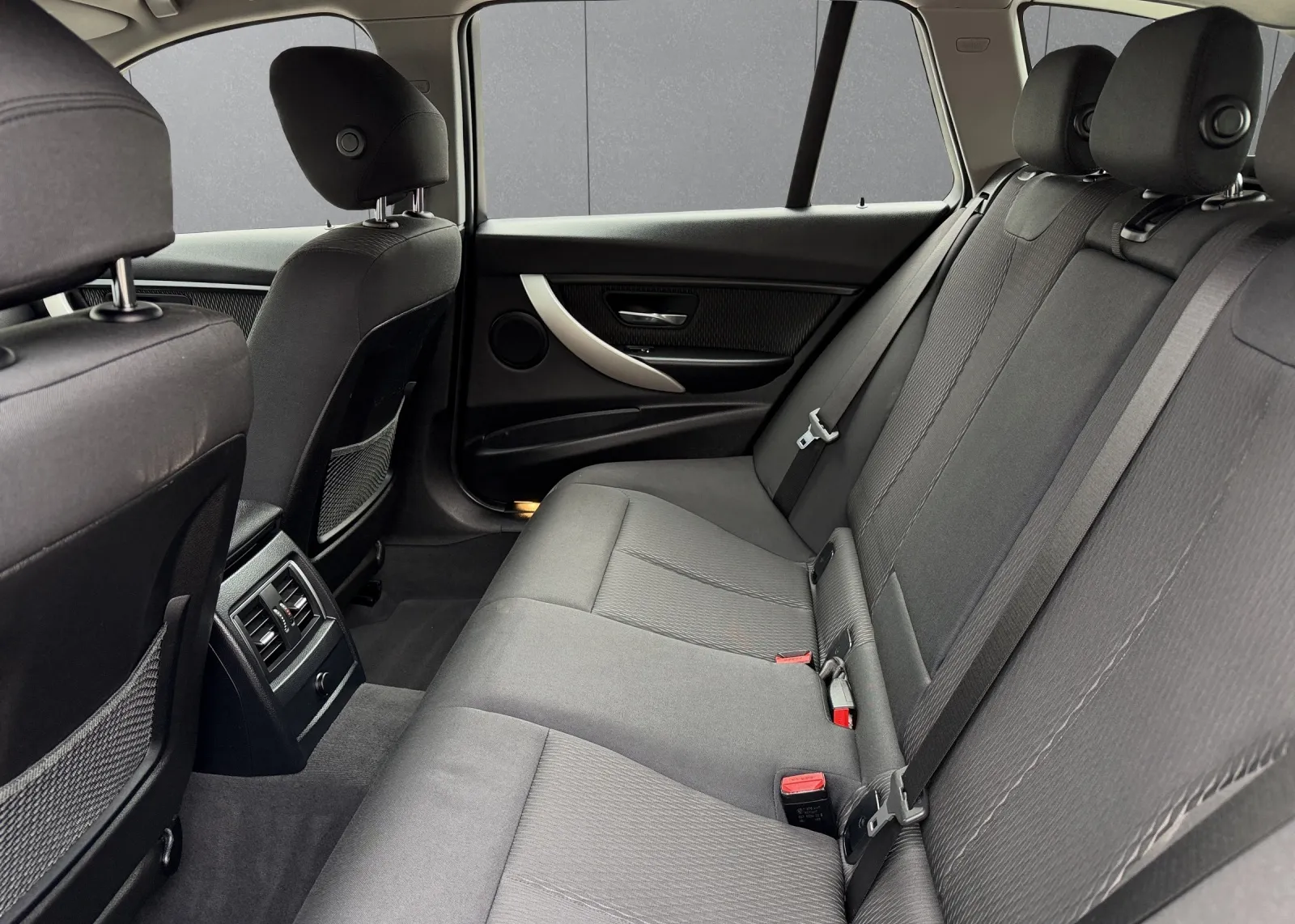 Zunanja slika - BMW Serija 3 - 318d Touring - 7