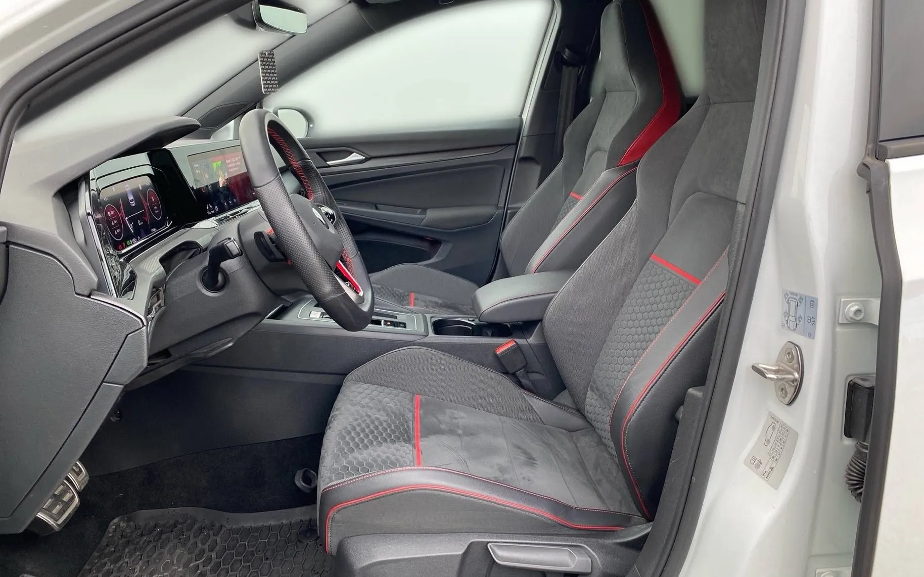 Notranja slika - Volkswagen Golf - 2.0 GTI avt. 221  300  Clubsport-Matrix-Mrtvi kot - 7