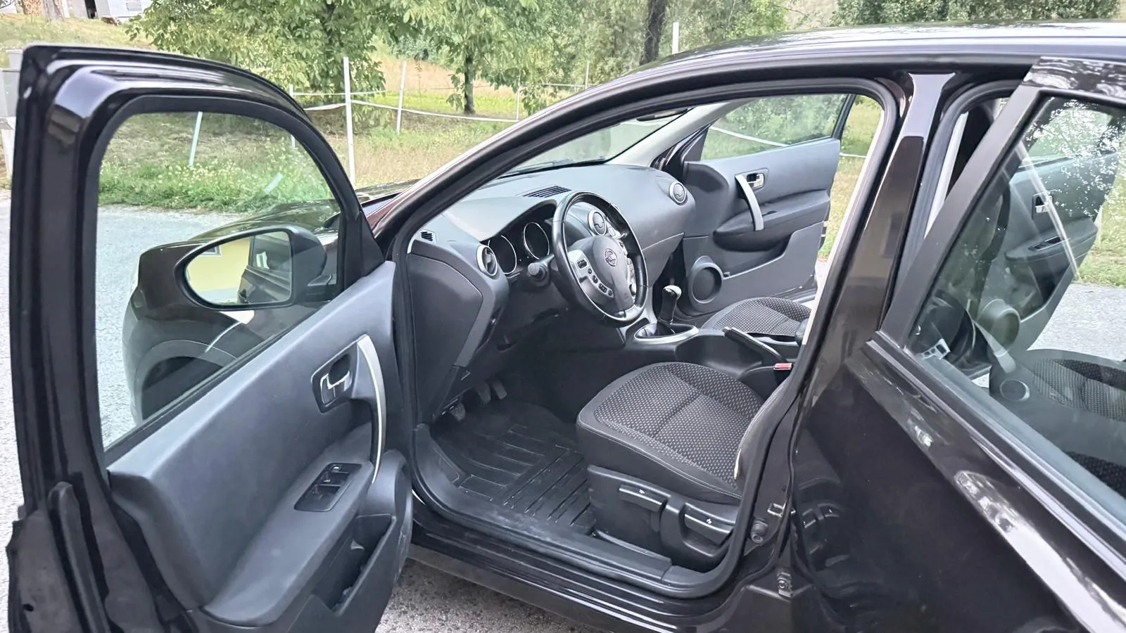 Notranja slika - Nissan Qashqai - 1,6 16V Visia - 10