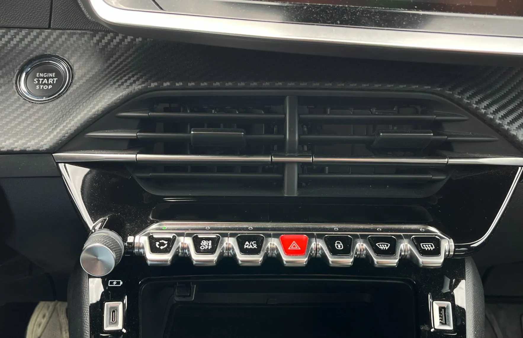 Zunanja slika - Peugeot 2008 - reTech 100 Allure Pack LED. 180° POGLED. NAVI. SLO - 17