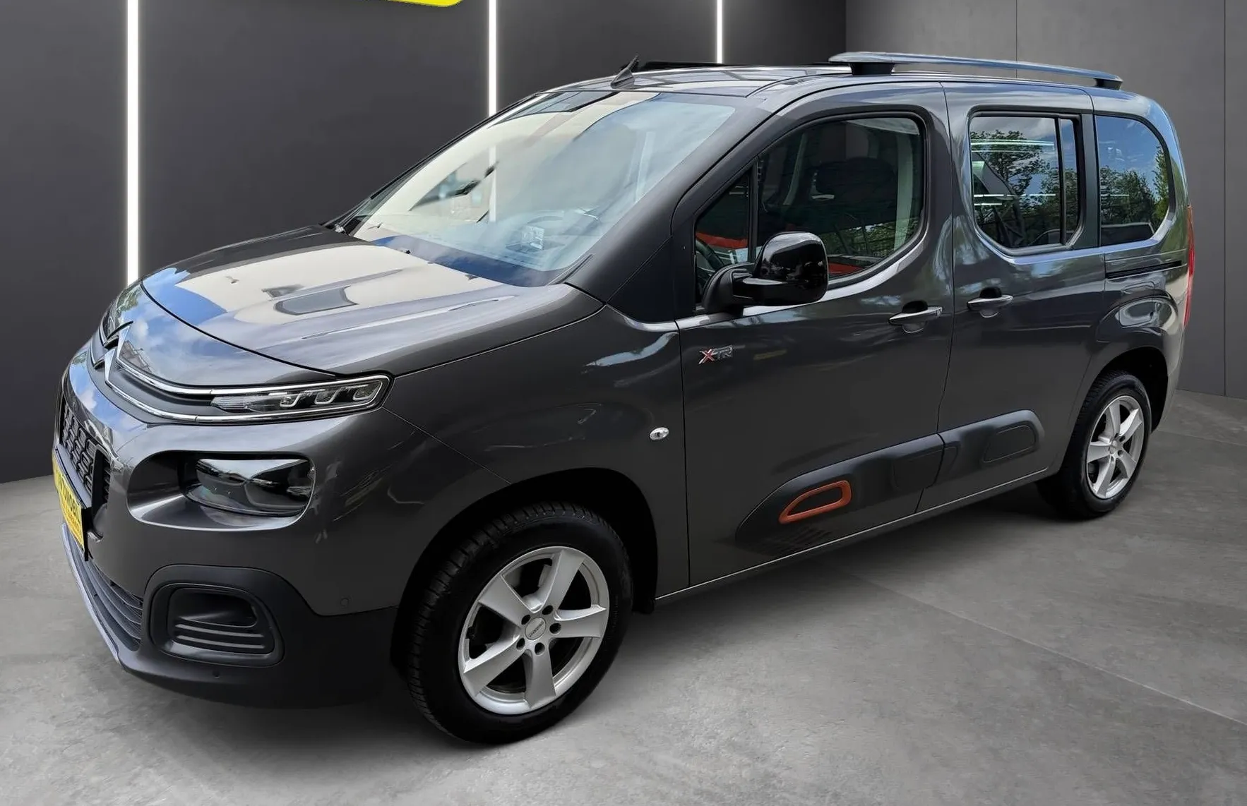 Zunanja slika - Citroën Berlingo - 1.5 HDI  AUT XTR -line  odličen - 3