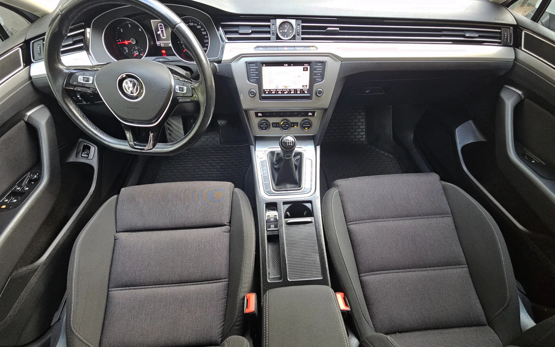 Notranja slika - Volkswagen Passat - Variant 2,0 TDI BMT Highline - 9