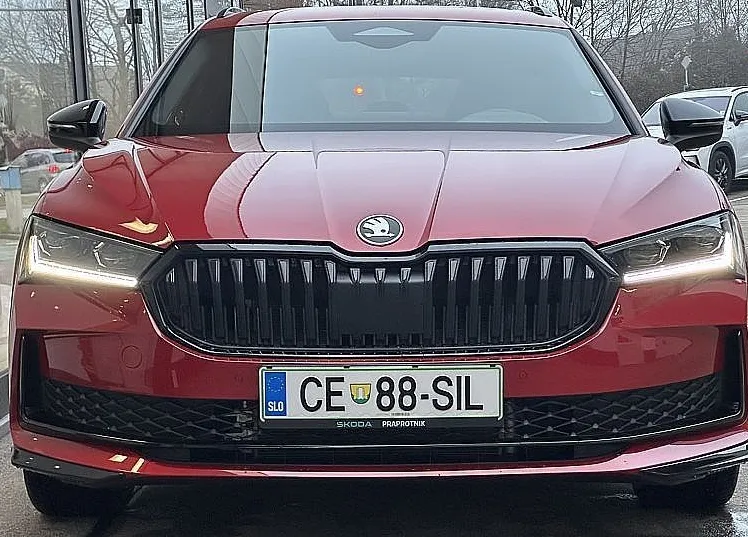 Zunanja slika - Škoda Superb - 1.5 TSI DSG PHEV Sportline Combi - 2