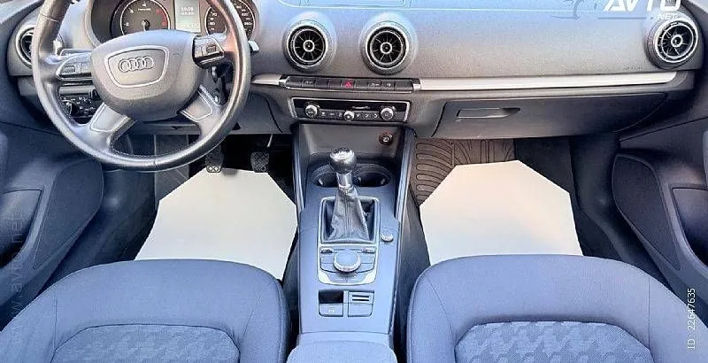 Notranja slika - Audi A3 - Limuzina 1.6 TDI clean diesel Ambiente - 11