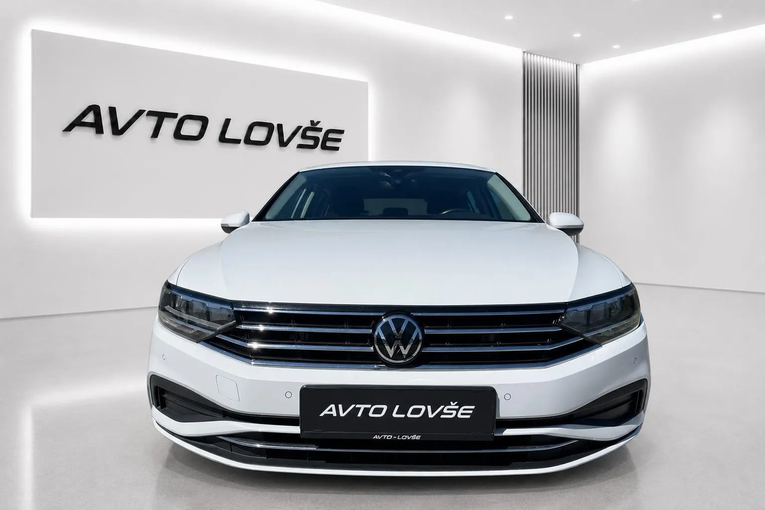 Zunanja slika - Volkswagen Passat Variant - 2.0 TDI BMT  DSG-SLO-1 LASTNIK-VIRTUAL-LED-RADAR.. - 3