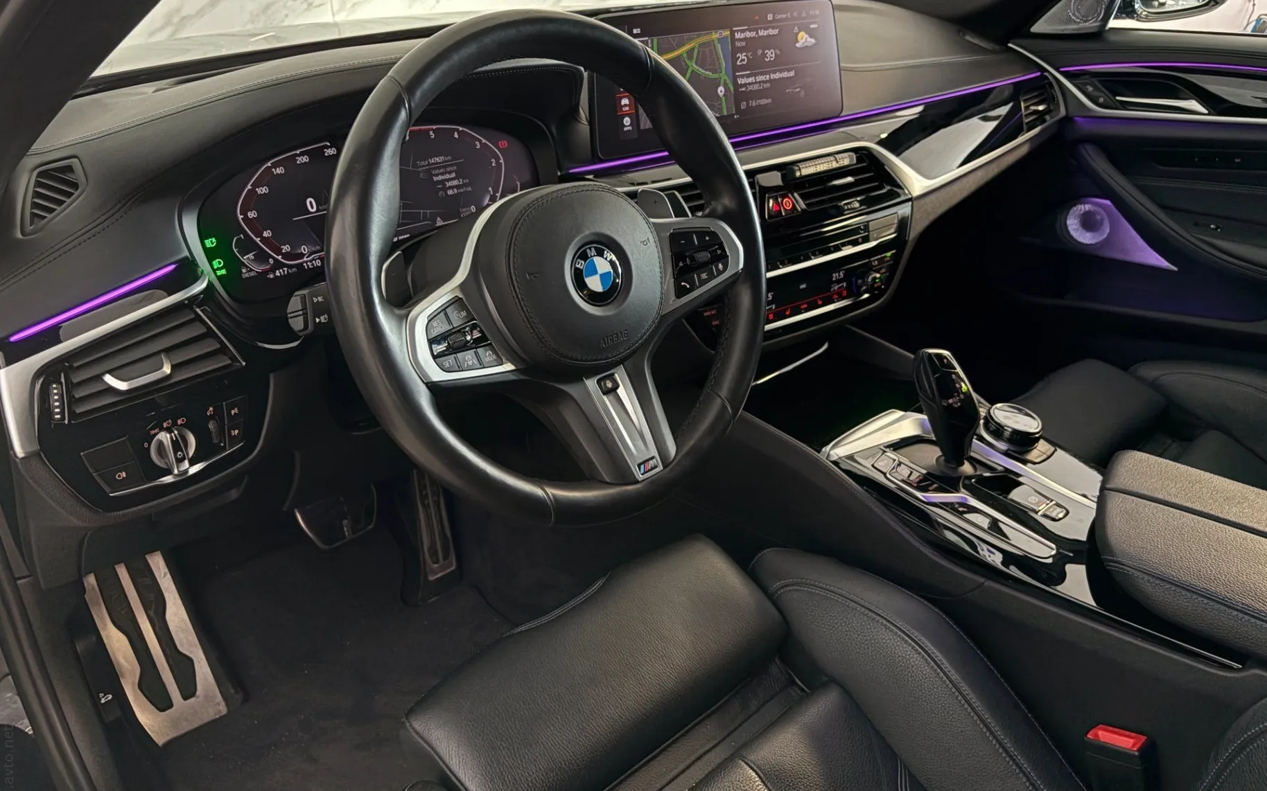 Notranja slika - BMW serija 5: - 540d|xD|M|Pano|SoftC|360K|HUD|Bowers|Parfum|Memo - 8