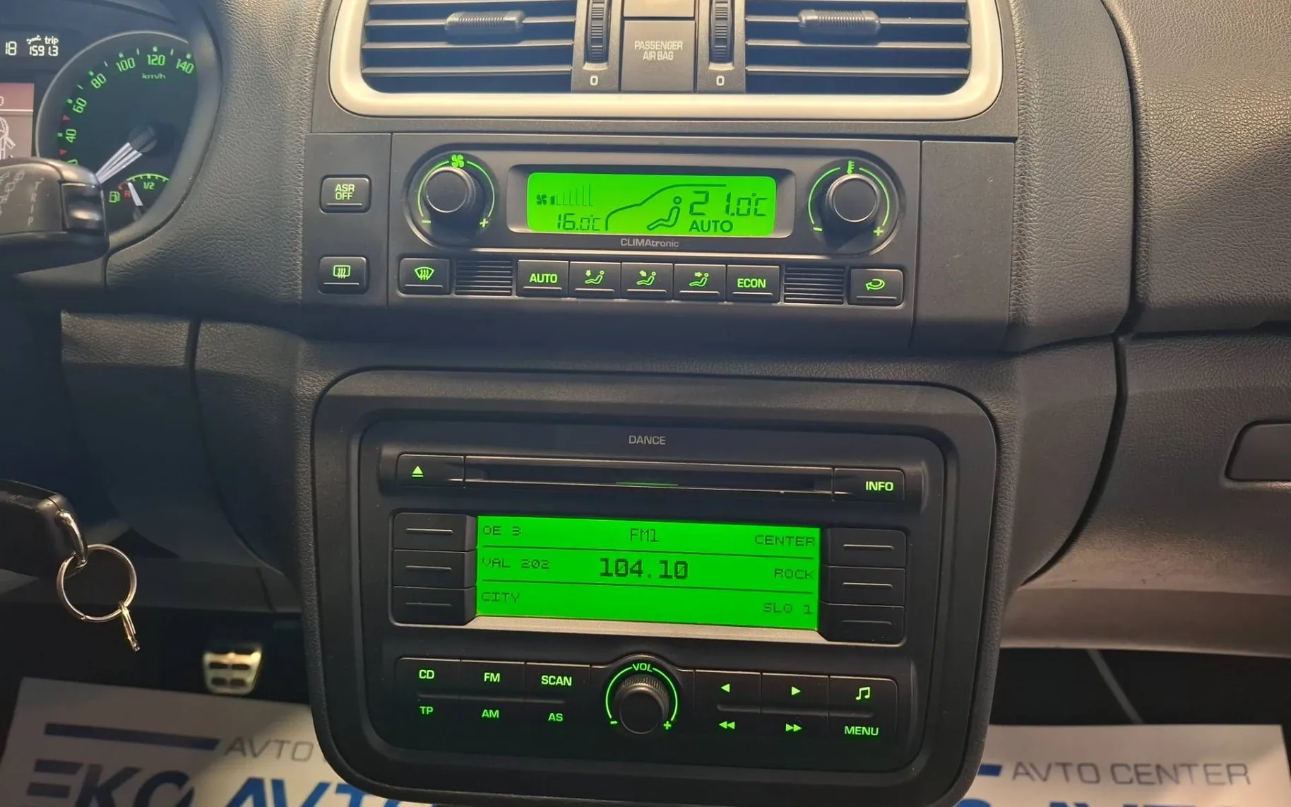 Notranja slika - Škoda Fabia - Combi 1.6 Scout KREDIT BREZ POLOGA-KOT NOVA - 11