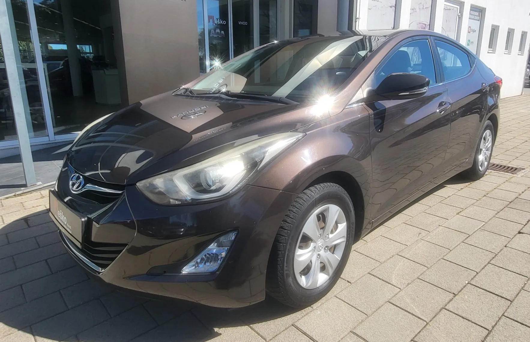 Zunanja slika - Hyundai Elantra - 1.6 CVVT Comfort slo-1lastnik-acc-potrjena servisn - 1
