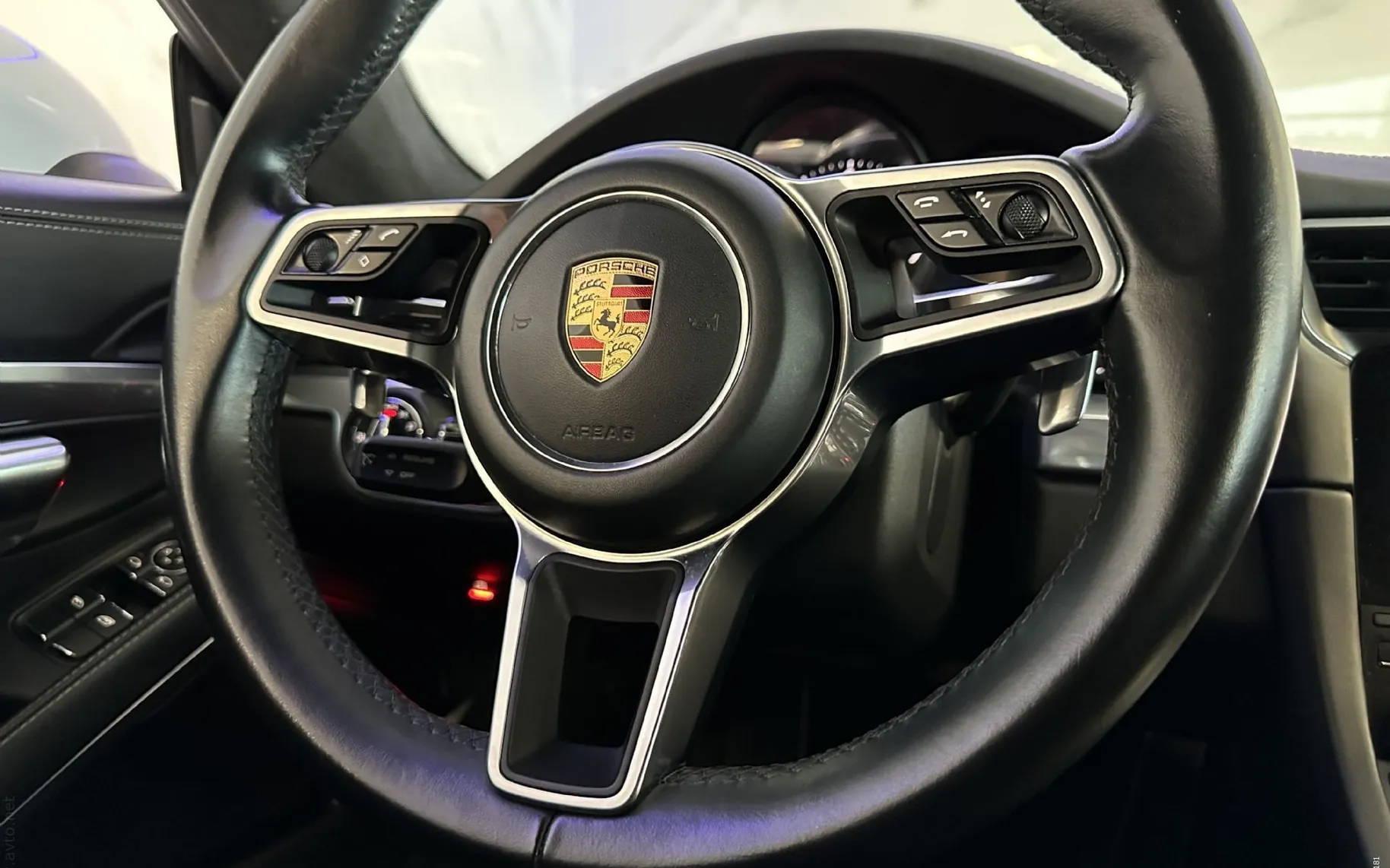 Notranja slika - Porsche 911 - 3.0 CARRERA COUPE - 9