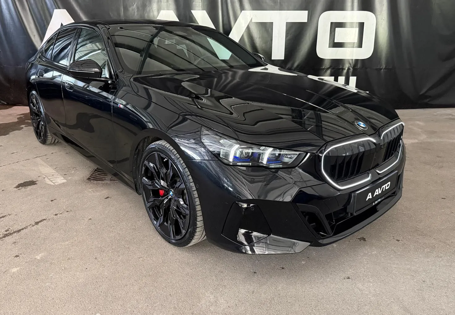 Zunanja slika - BMW Serija 5 - : 520d Avt.MSport Pro-20COL-ICONIC-KAM360-HARMAN-HUD - 2