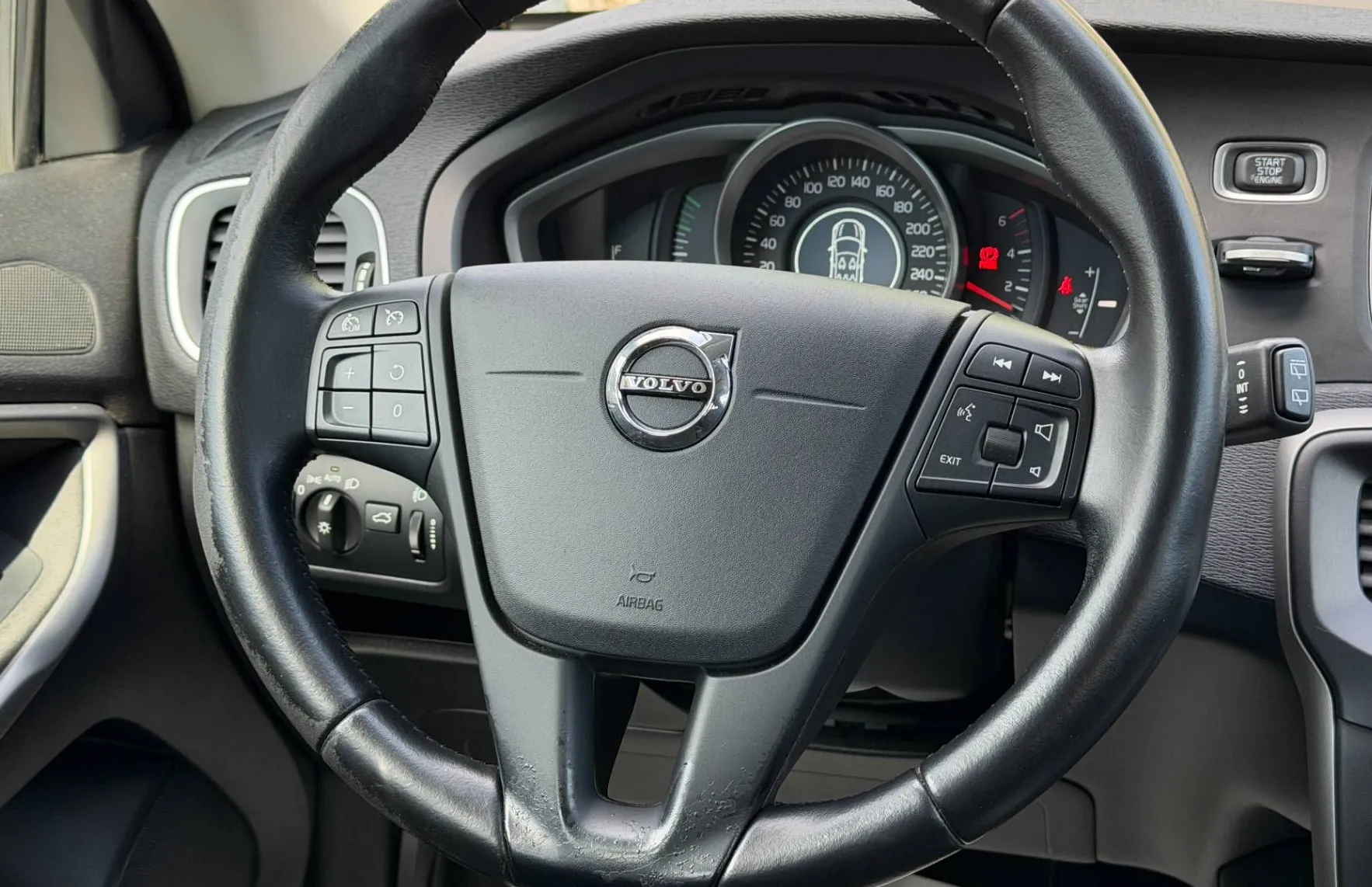 Zunanja slika - Volvo V40 - D2 | PDC | NAVI | VELIK SERVIS |... - 13