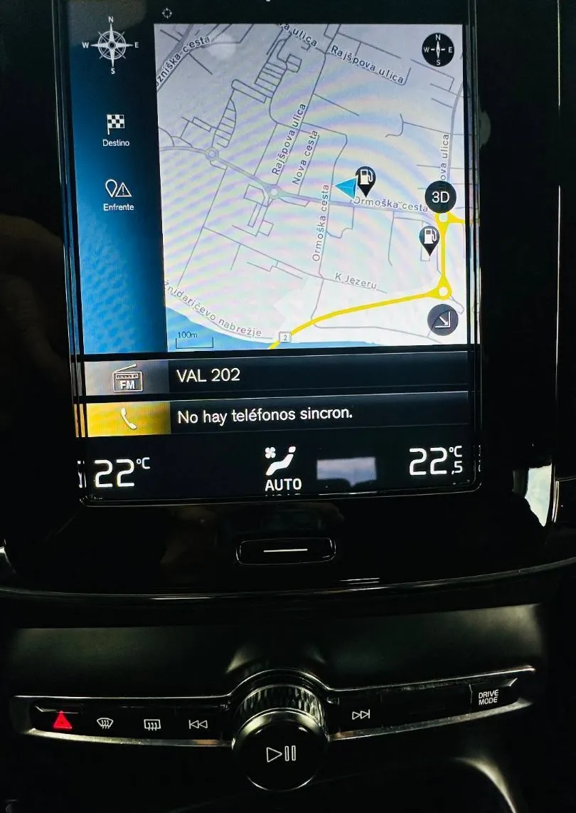 Zunanja slika - Volvo XC40 - T5 Recharge Twin Engine R-Design Avt.KAMERA.LED - 16