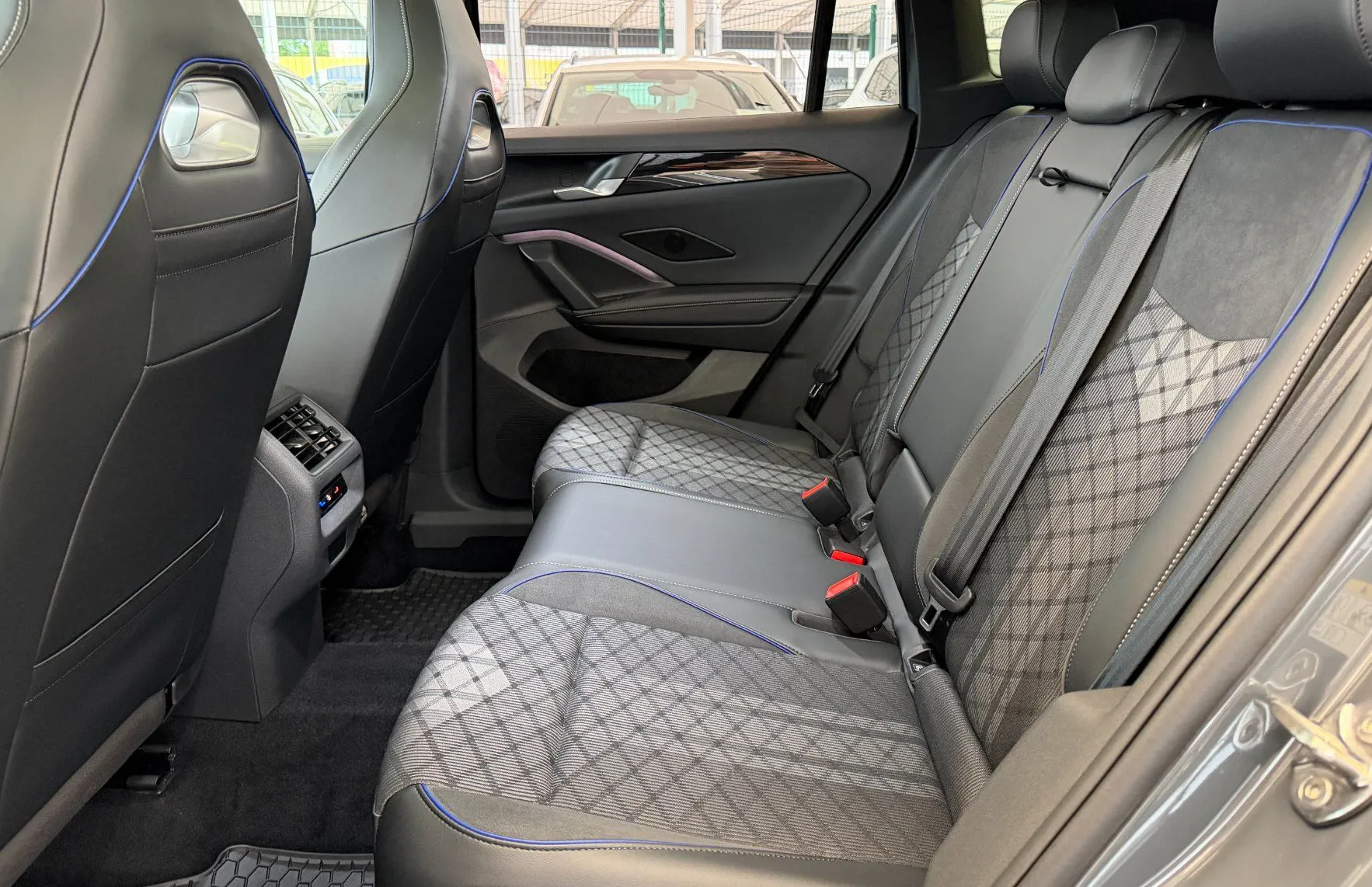 Zunanja slika - Volkswagen Tiguan - 4JOY 1.5 eTSI DSG SLO 1.Lastnik-PANORAMA-GARANCIJA - 11