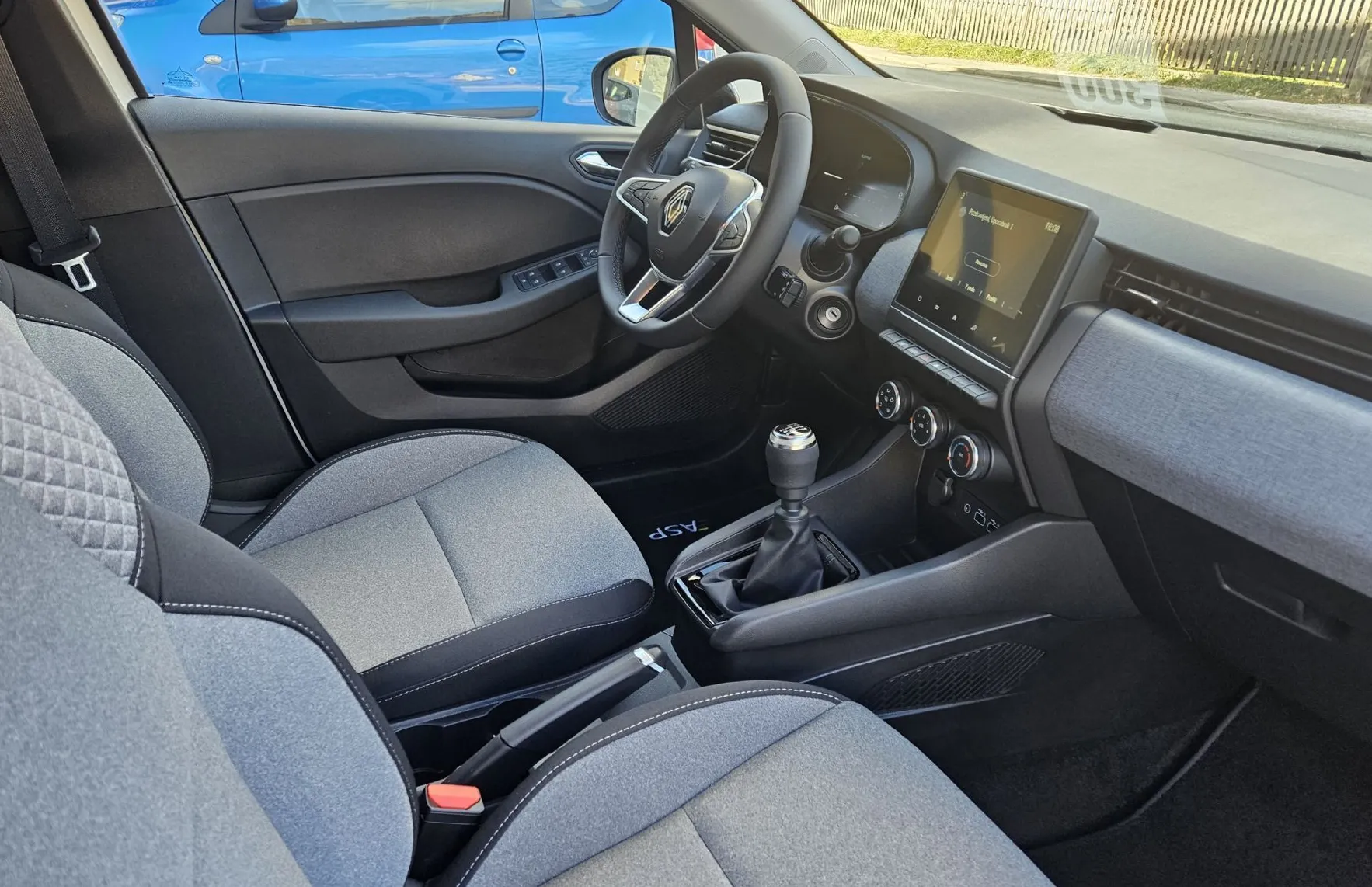 Zunanja slika - Renault Clio - Evolution dCi 100 + gretje sedežev - 9