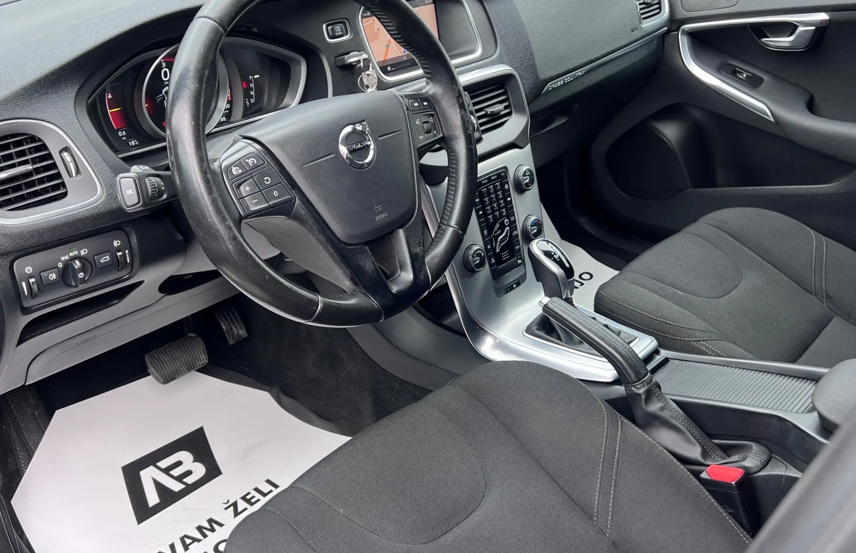 Zunanja slika - Volvo V40 Cross Country - 2.0TD+NAV+VIRTUAL+PDC+ALU - 10