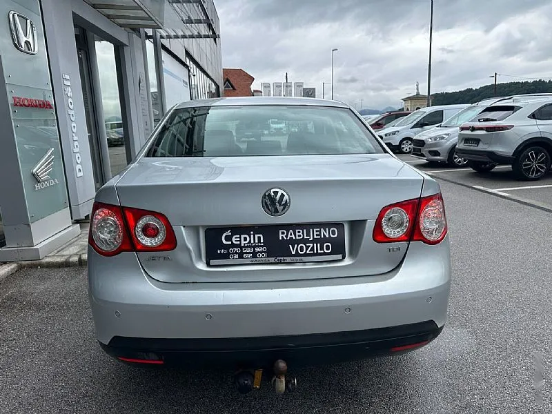 Zunanja slika - Volkswagen Jetta - 1.9 TDI Trendline - 6