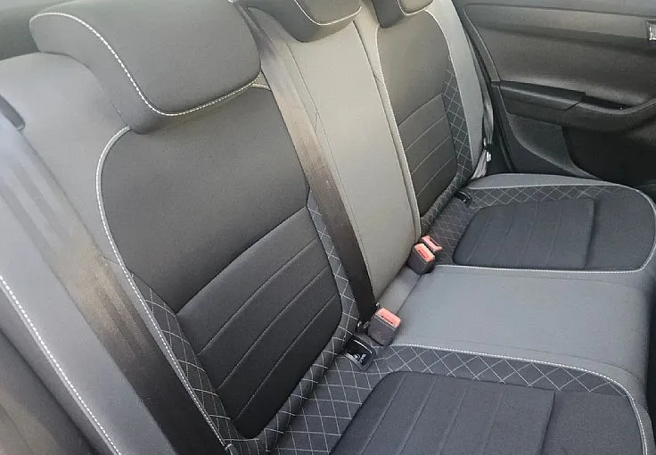Zunanja slika - Škoda Fabia - 1.0 75ks °LED° °OGR.SEDEŽI° °2x PARK.SENZORJI° - 12