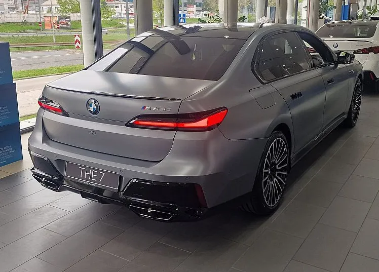 Zunanja slika - BMW Serija 7 - : M760e xDrive M Sport - Performance - 3