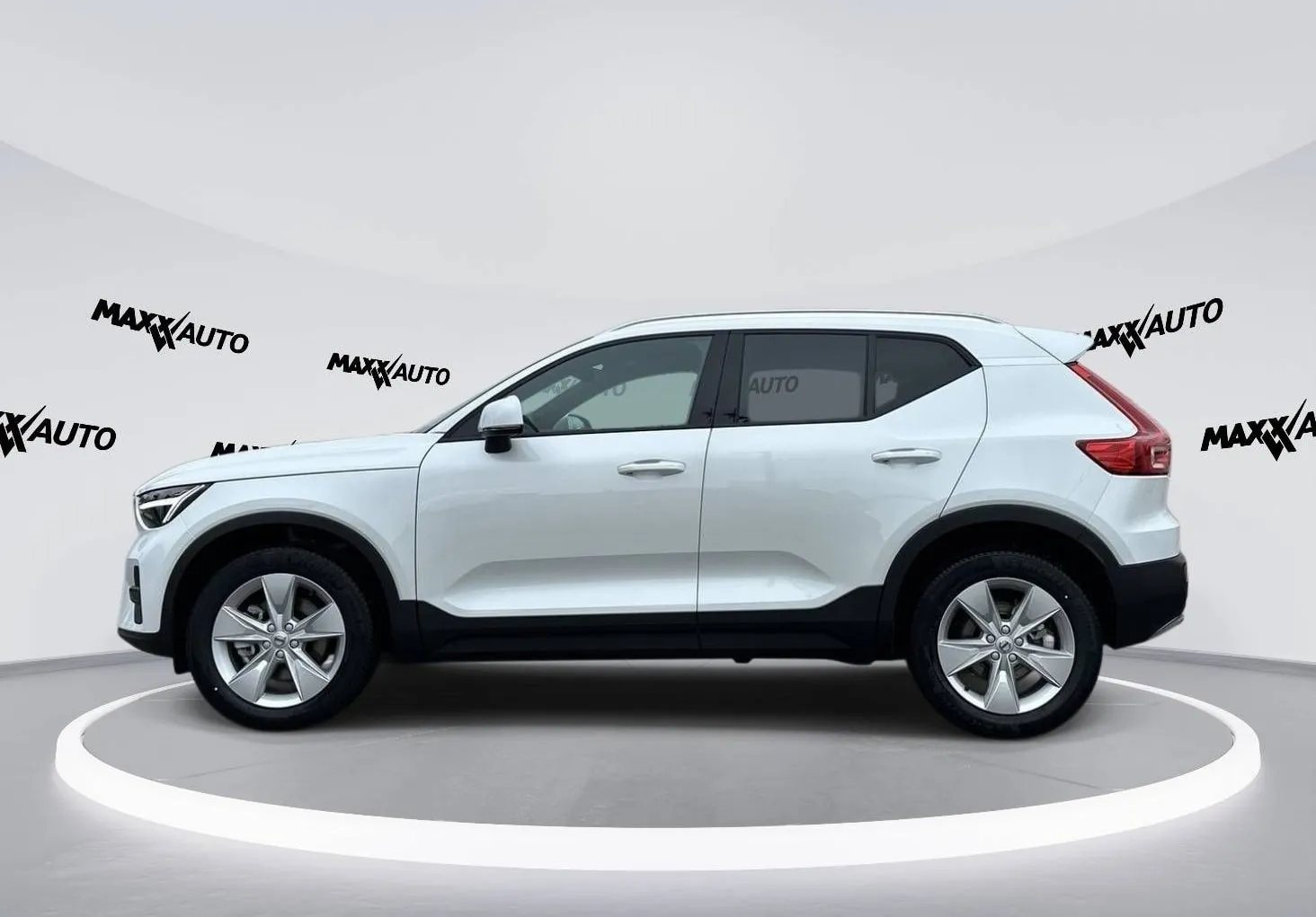 Notranja slika - Volvo XC40 - B3 P Core AT DCT 3 leta garancije + 3 servisi... - 7