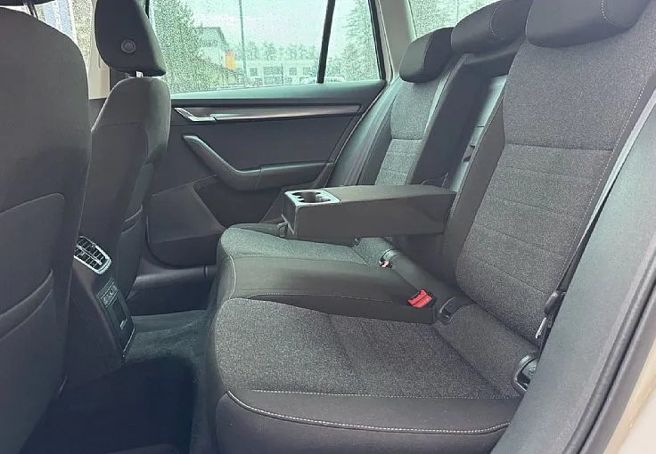 Zunanja slika - Škoda Octavia - 2.0 TDI Style DSG-KAMERA-KLUKA-RADAR-ZIMSKI PAKET - 10
