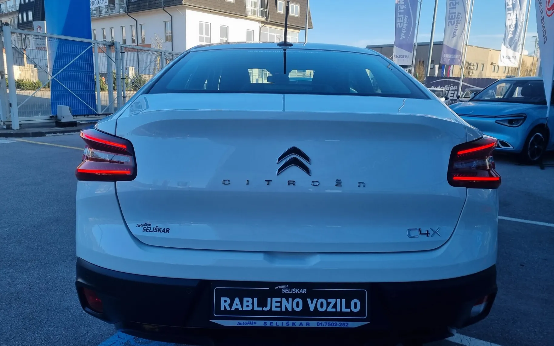 Zunanja slika - Citroën C4 - 1.2 PURETECH - KOT NOV - SAMO 26.488KM - 6