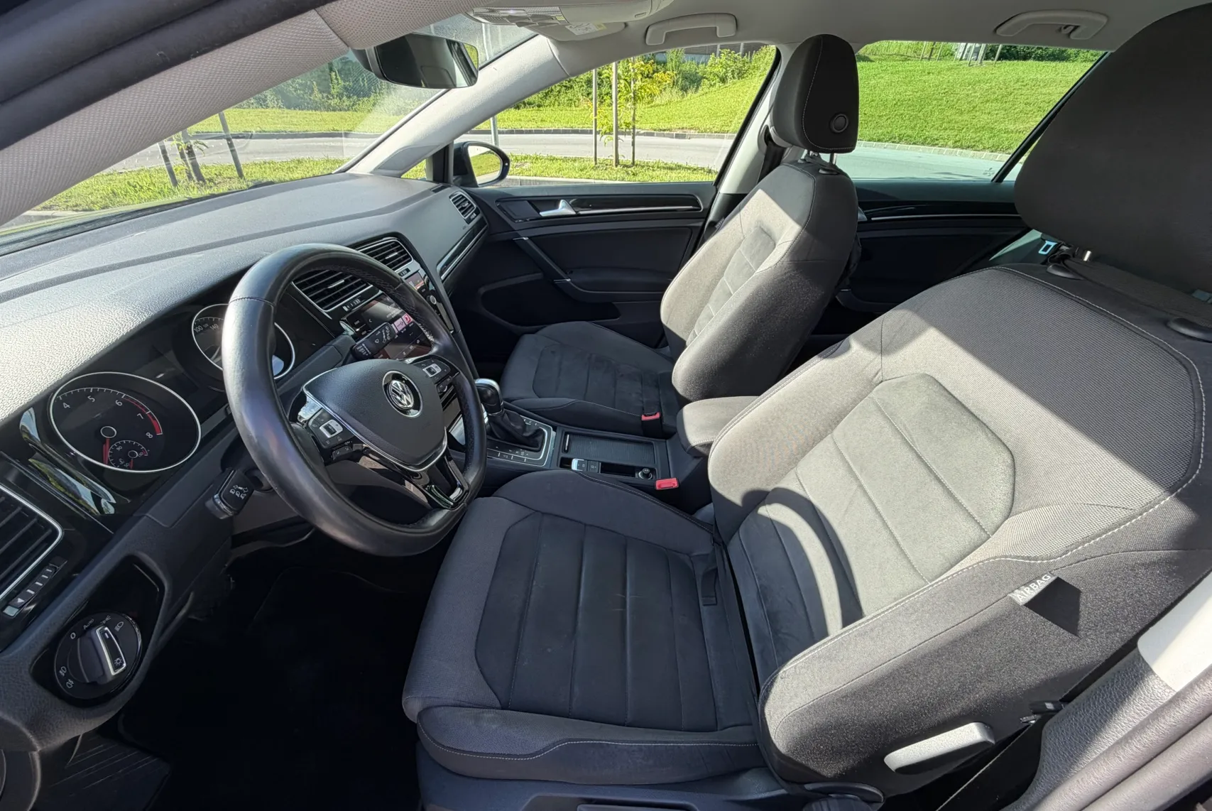 Notranja slika - VW Golf - Variant 1,5 TSI ACT BMT Highline DSG - 6