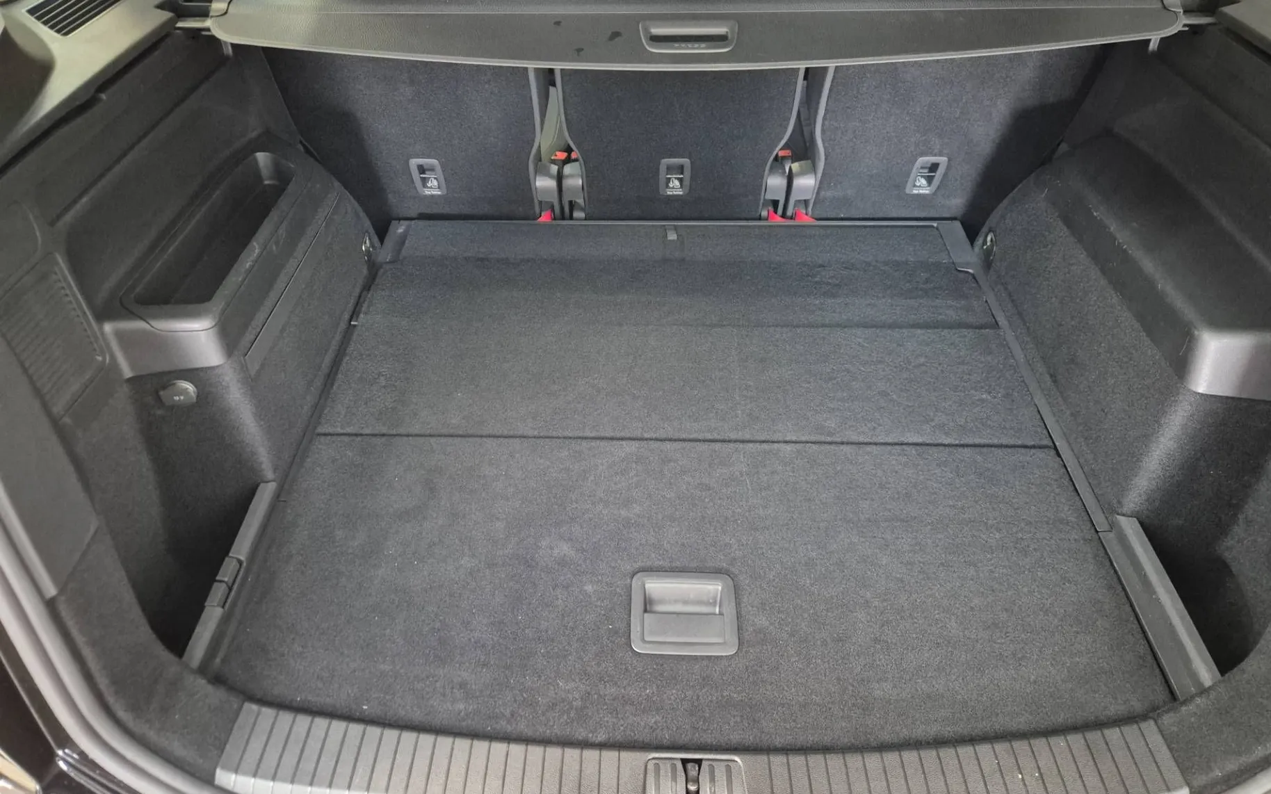 Notranja slika - Volkswagen Touran - 1.6 TDI BMT R-Line - 10