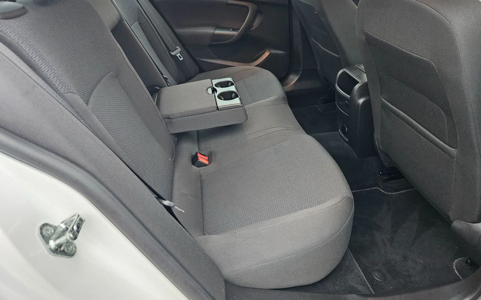 Notranja slika - Opel Insignia - 2.0 CDTI 125KW  SLO  SAMO 135000KM  LED... - 10