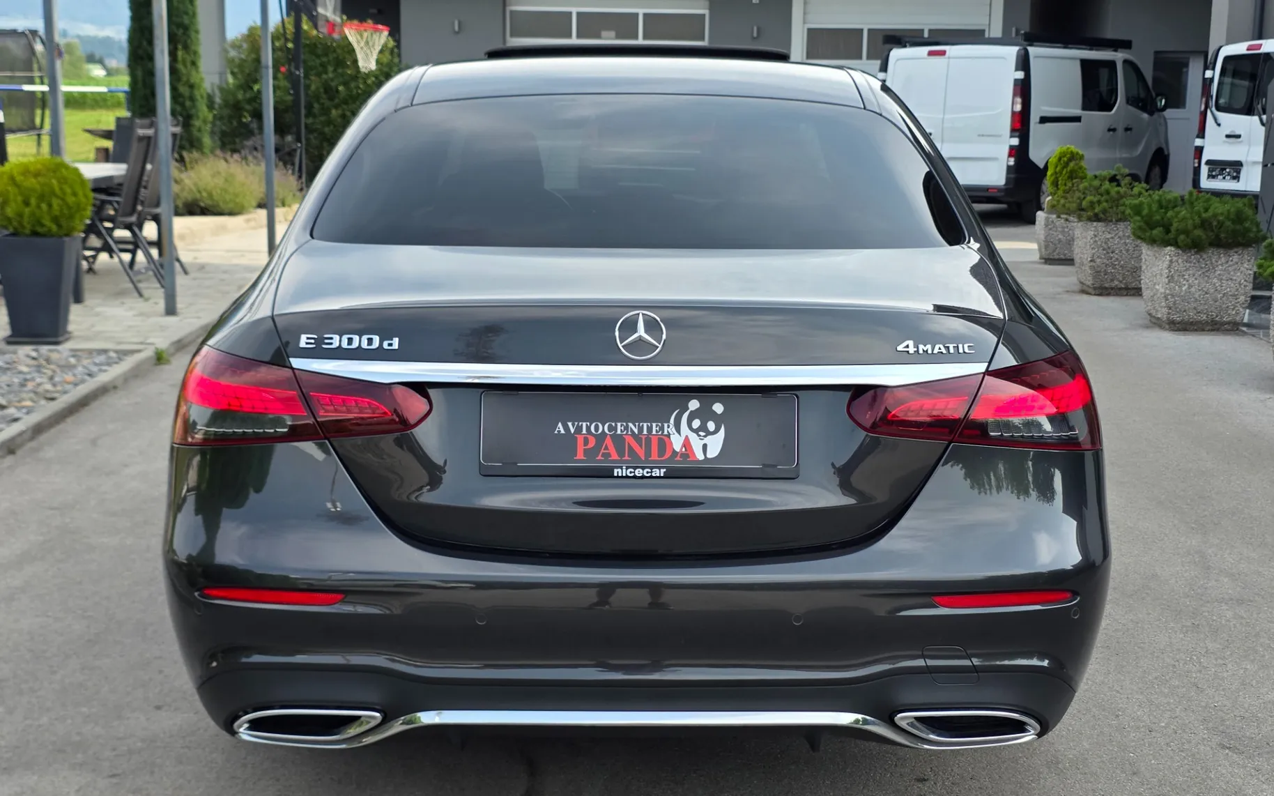 Zunanja slika - Mercedes-Benz E-Razred - E 300 d 4MATIC AMG Line Avt. - 8