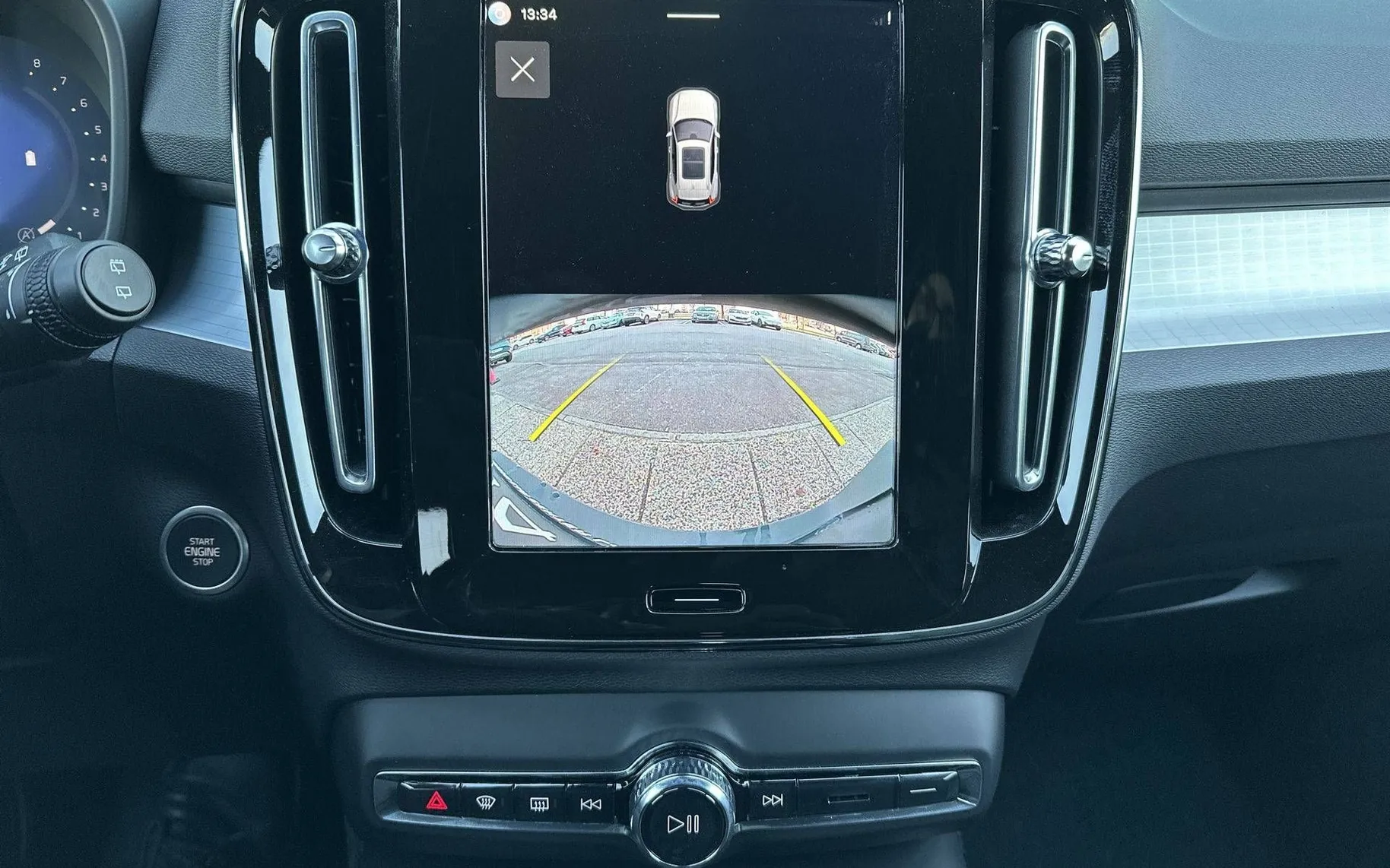 Notranja slika - Volvo XC40 - B3 P Core AT DCT 3 leta garancije + 3 servisi... - 17