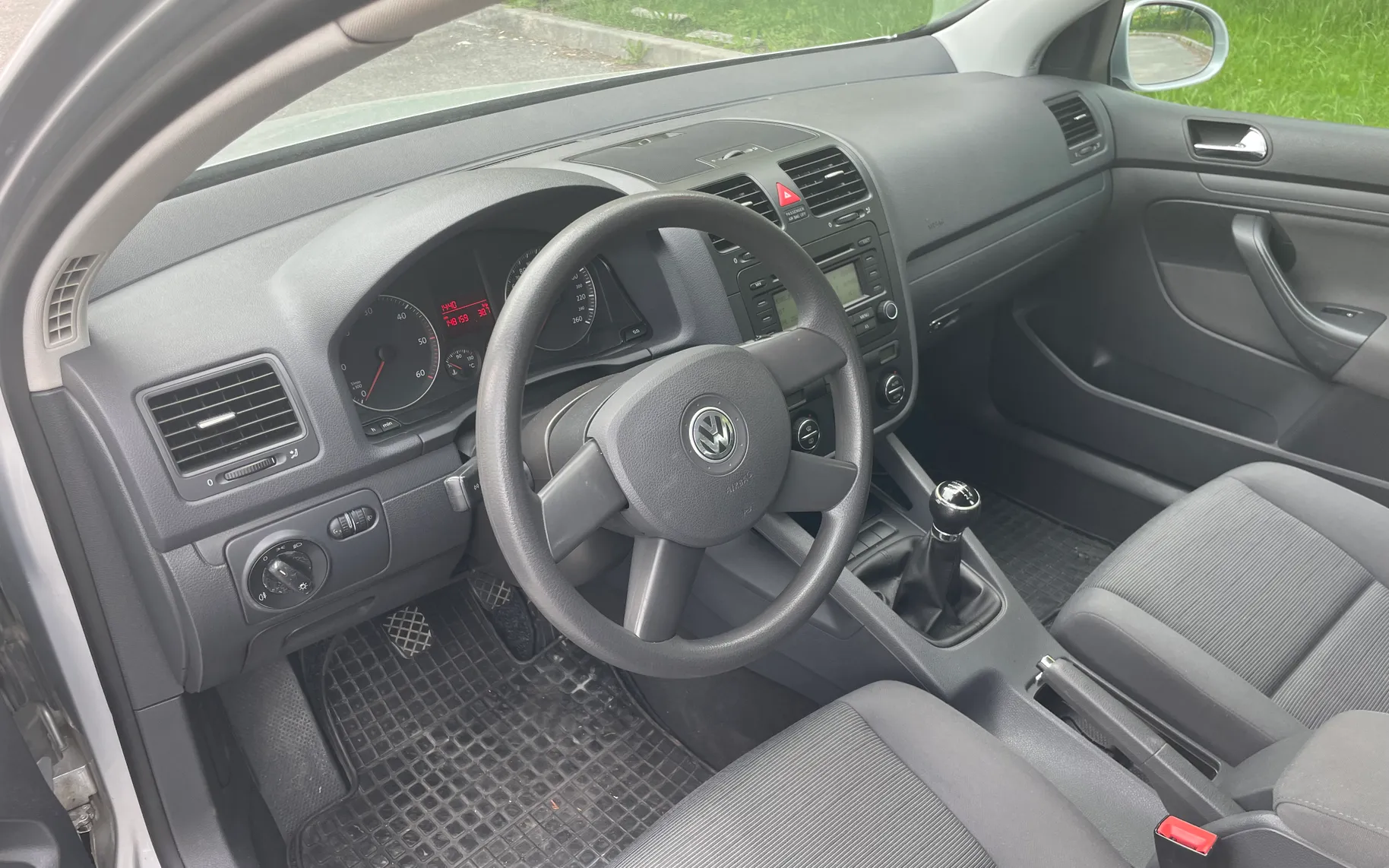 Notranja slika - VW Golf - 1.9 TDI Comfortline 77  105 - 8