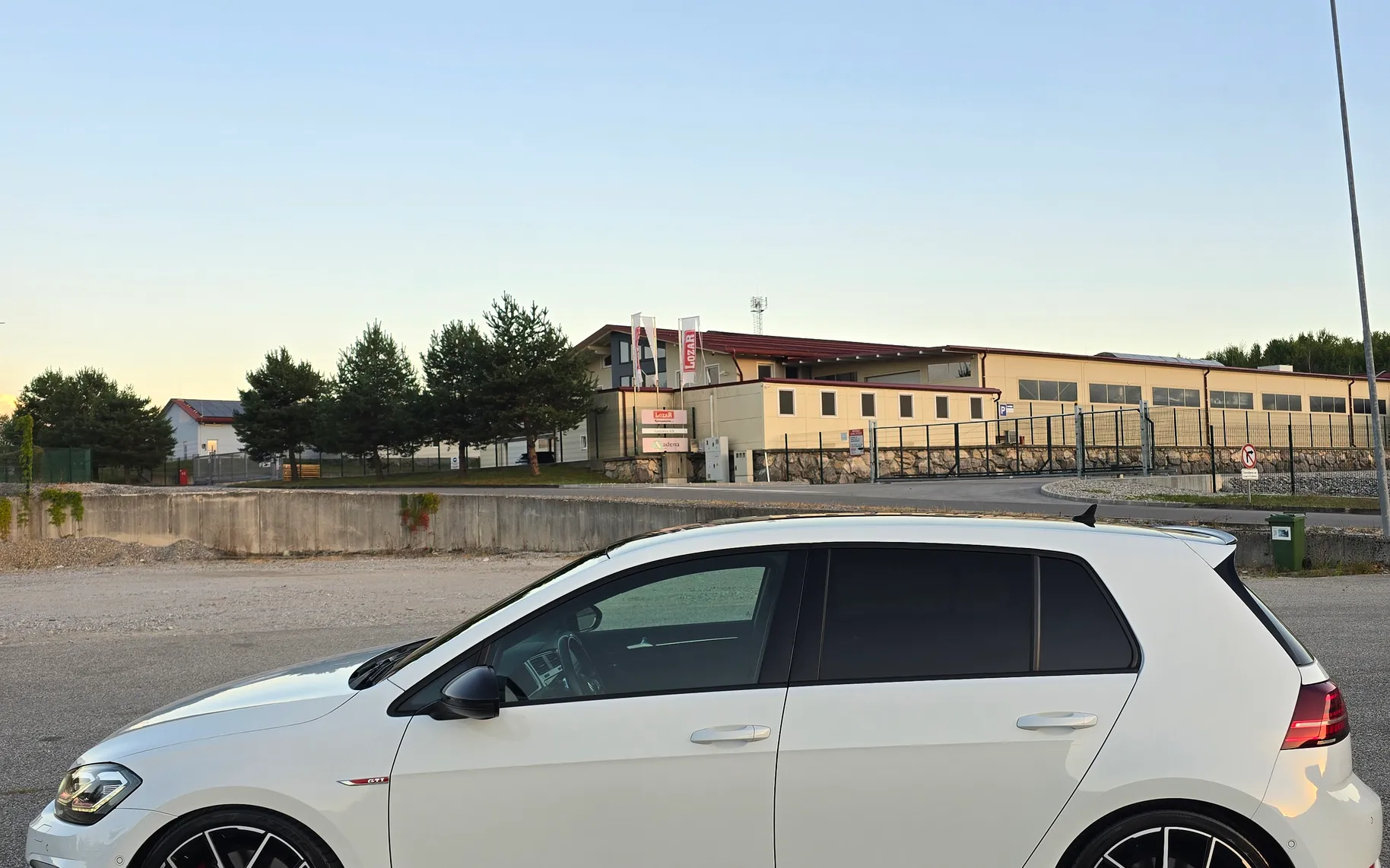 Zunanja slika - Volkswagen Golf - VW  7.5 GTI Performance - 5
