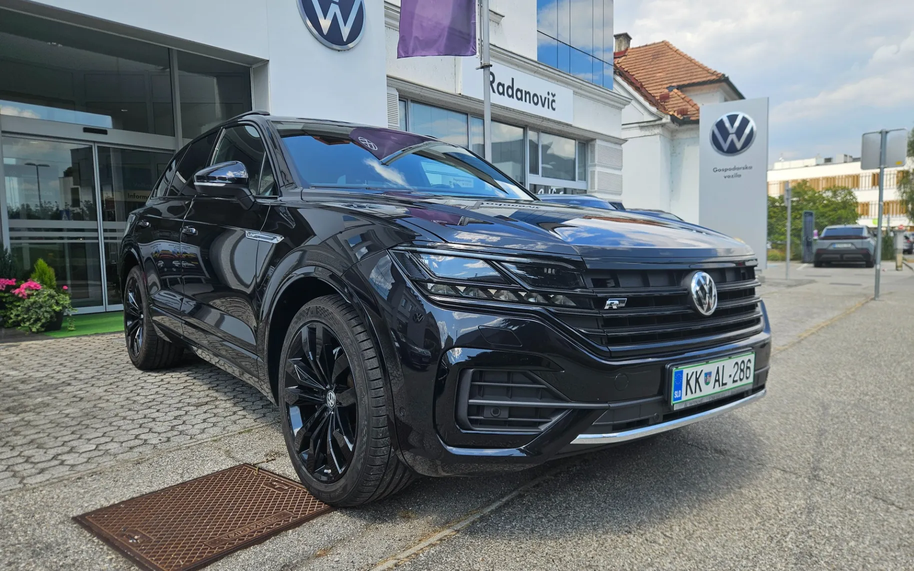 Zunanja slika - Volkswagen Touareg - 4motion V6 TDI BMT R-Line - 1