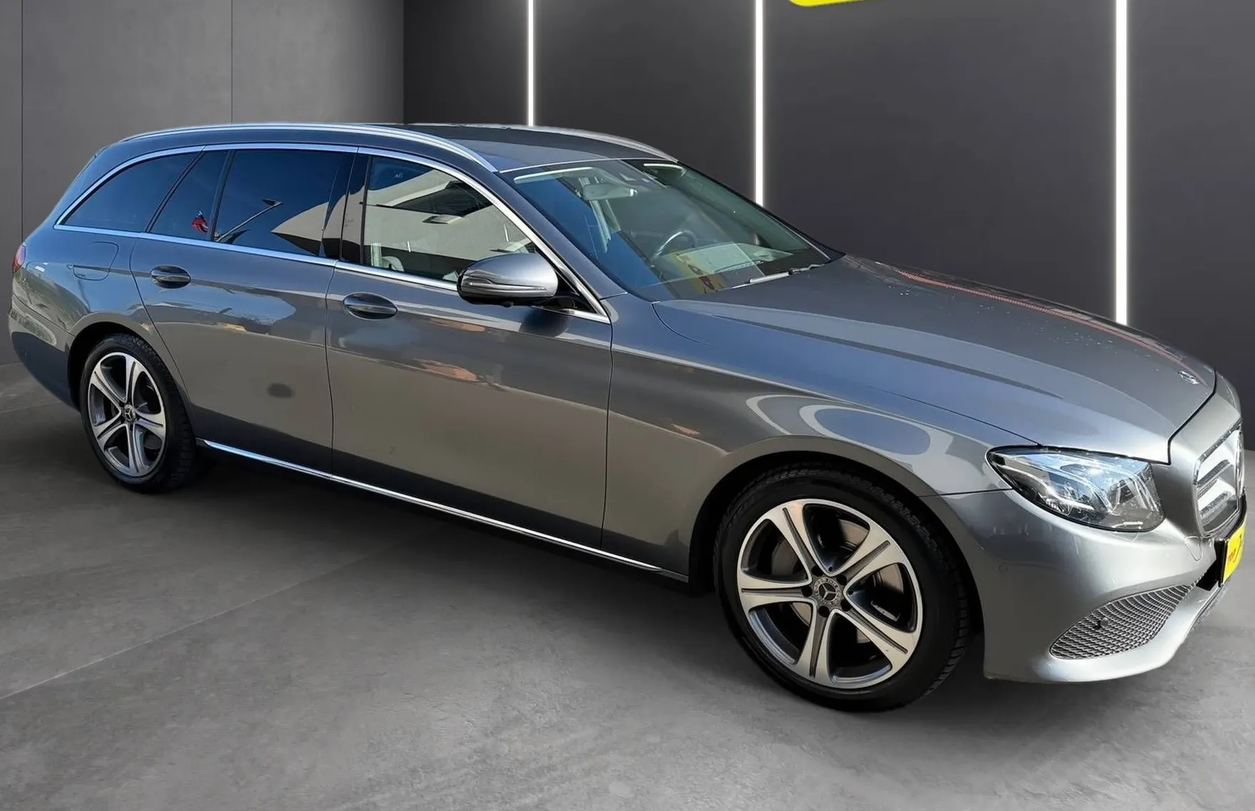 Zunanja slika - Mercedes-Benz E-Razred - E 350d FULL LED NAVI TEMP 360°KAM PDC GR.SEDEŽEV . - 10
