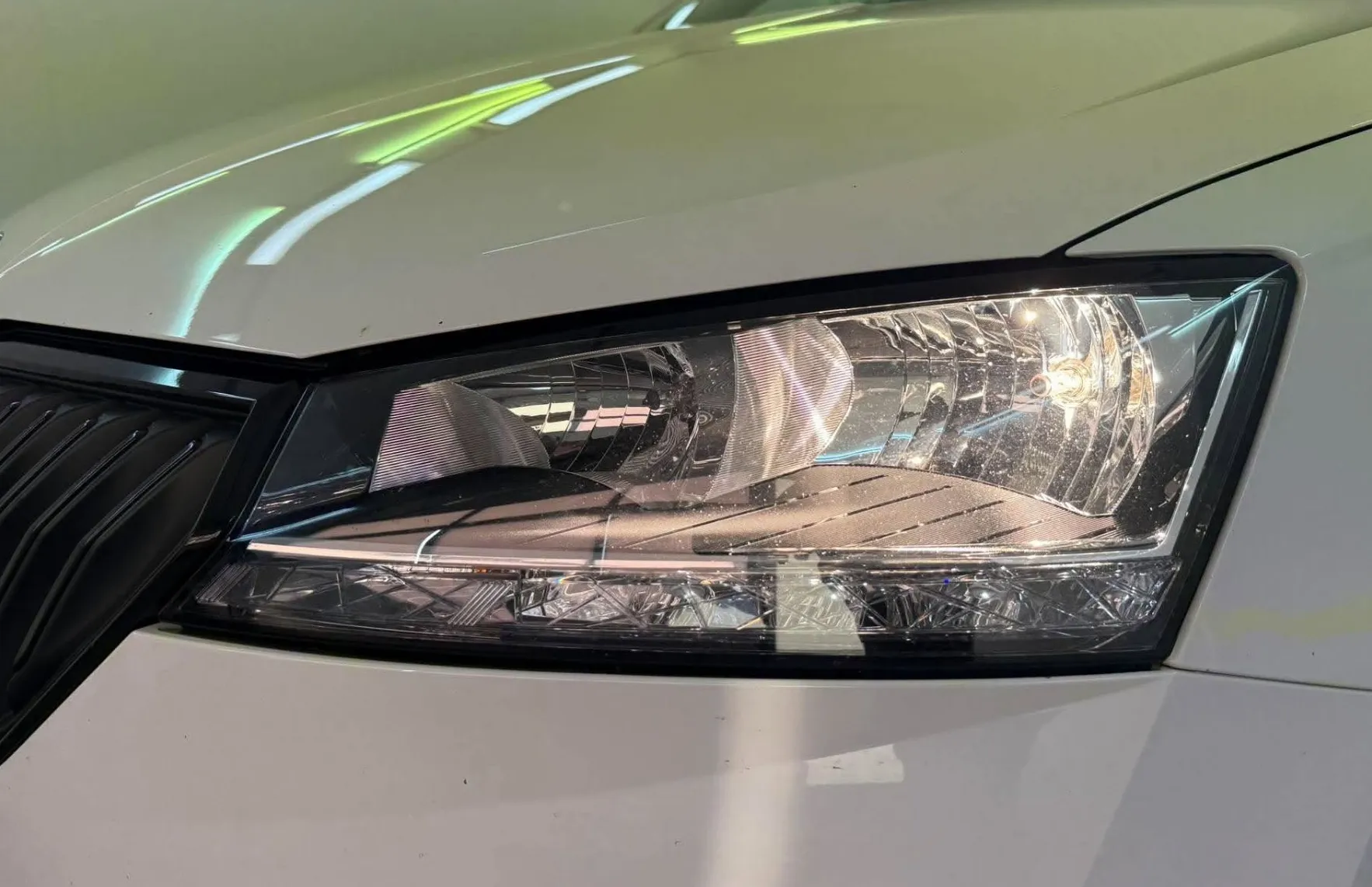 Zunanja slika - Škoda Fabia - 1.0 Tsi Monte Carlo+4xAlu.Slo.1.Lastnik - 15