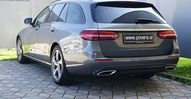 Zunanja slika - Mercedes-Benz E-Razred - E 220 d T Avangarde+ LED+NAVI+18 COL ALU +PRIKLOP+ - 5
