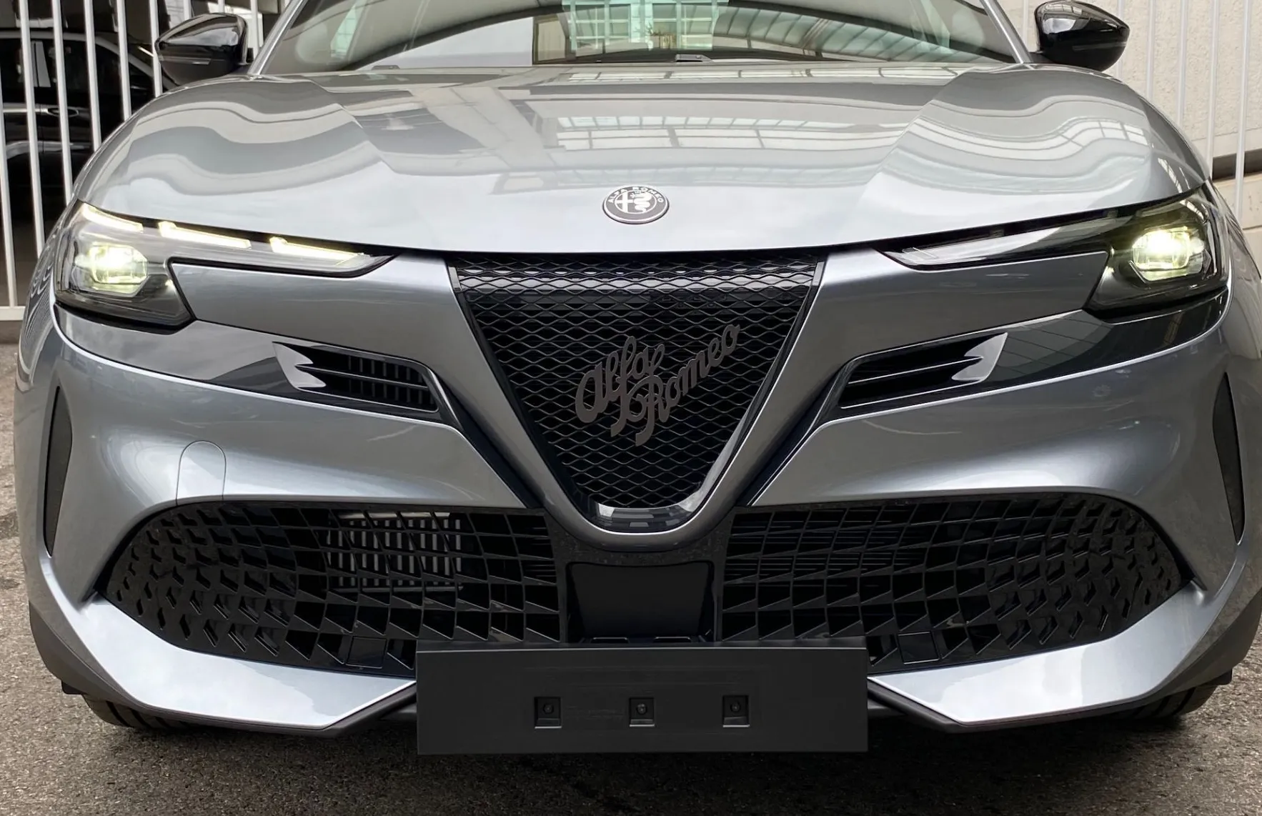 Zunanja slika - Alfa Romeo Junior - 1.2 E-DCT6 MHEV100 kW  136KM  CORE - 2