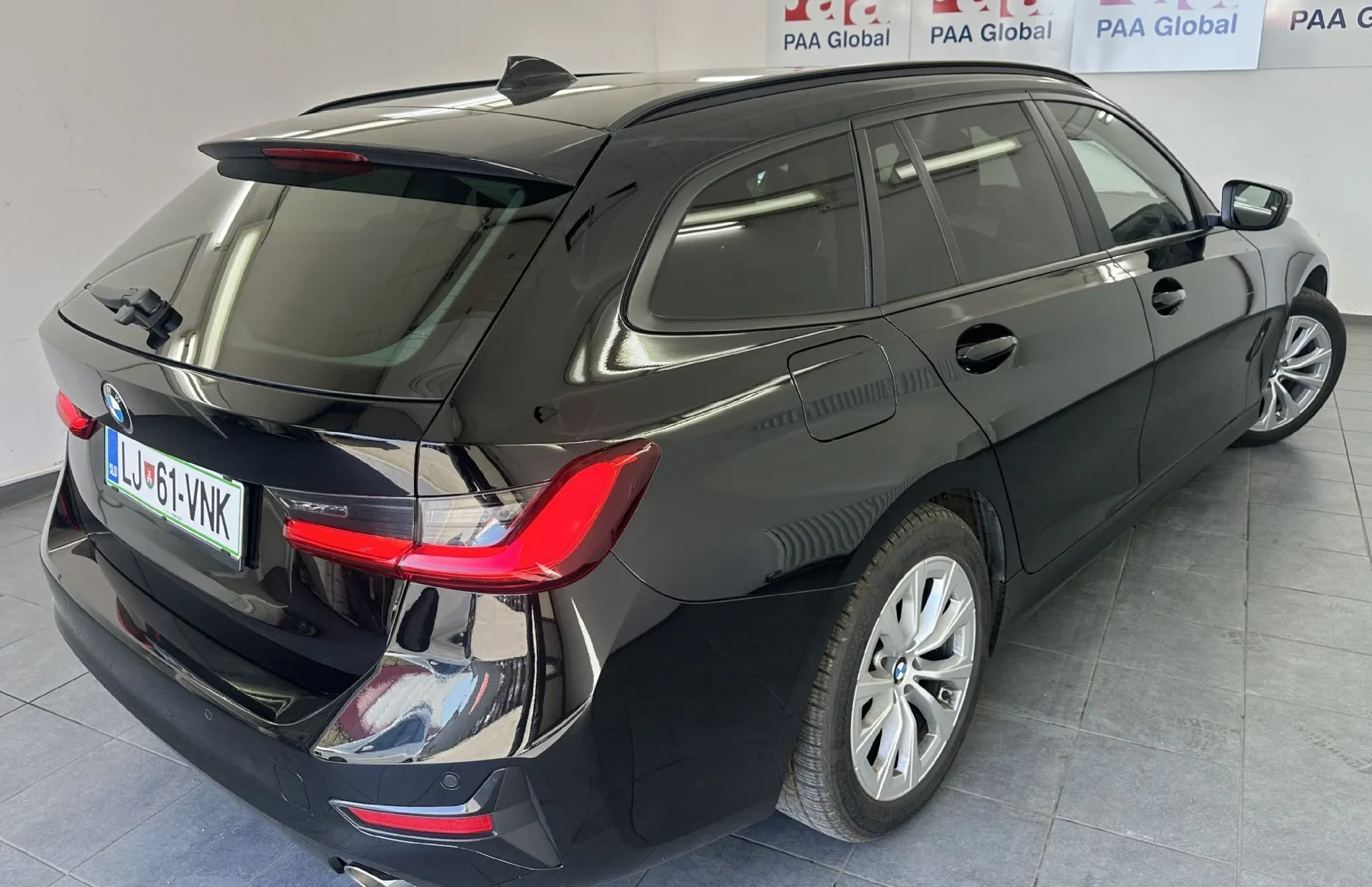 Zunanja slika - BMW Serija 3 - Touring: 318d Touring.NAVI.PDC.KONFORT.ZAKLEPANJE.KLJUKA - 14