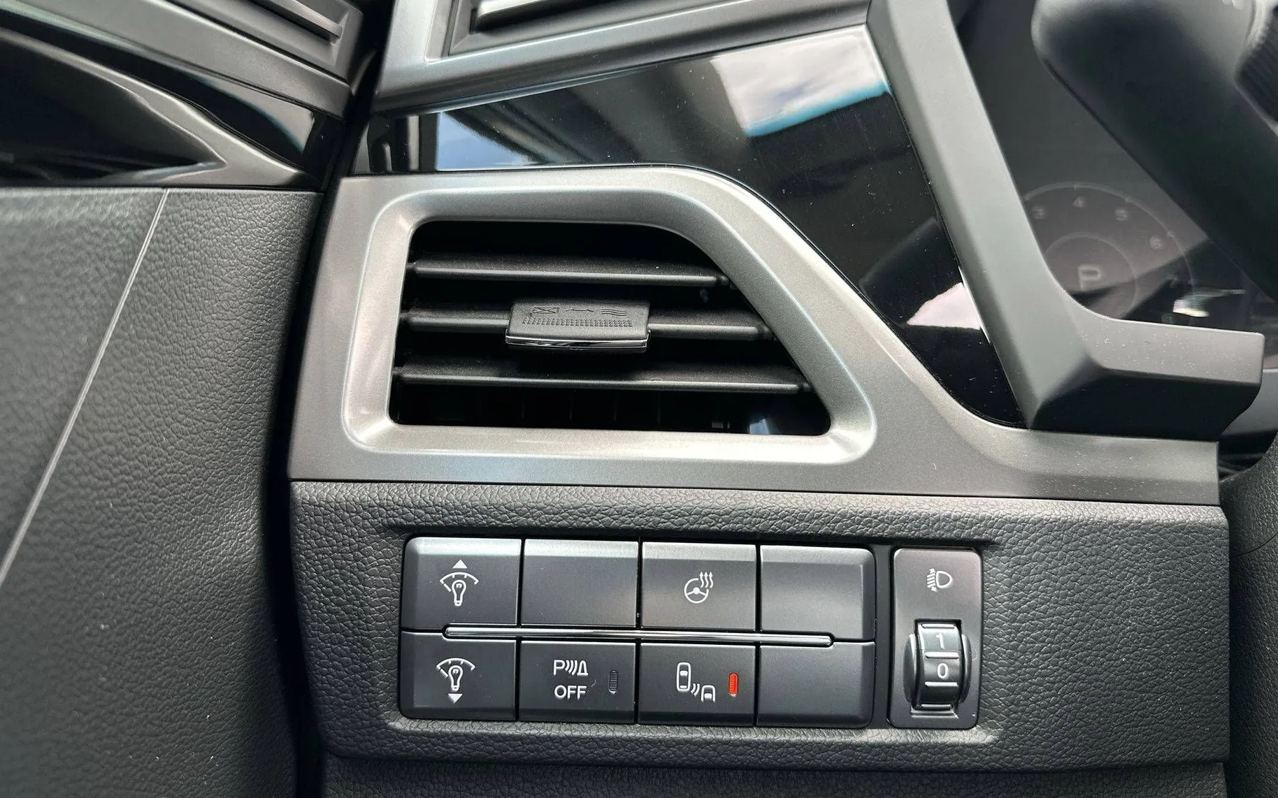 Zunanja slika - KG Mobility Korando - 1.5 T-GDI Premium 4WD AT... - 14
