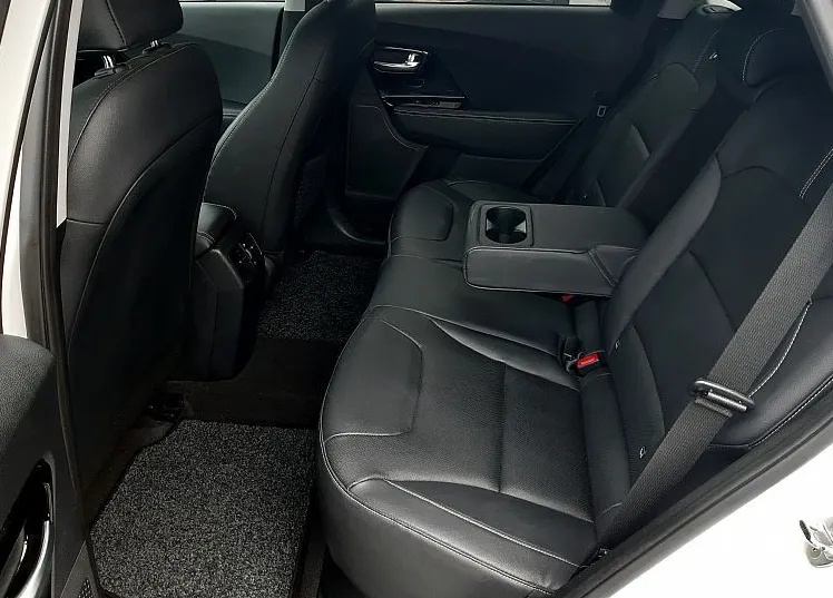 Zunanja slika - KIA Niro - EV 150 KW  204 KM  Motion 64kWh+1.LAST+SLO - 10