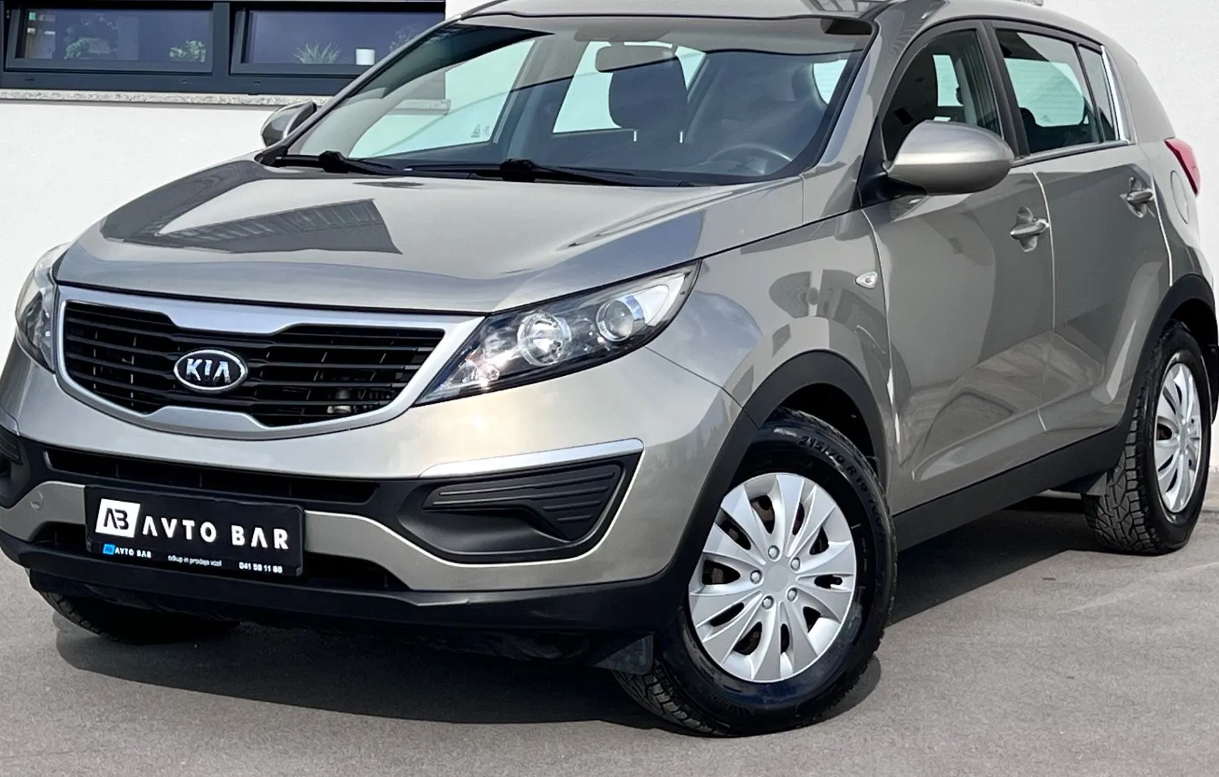 Zunanja slika - KIA Sportage - 1.7 CRDi+SLO - 3