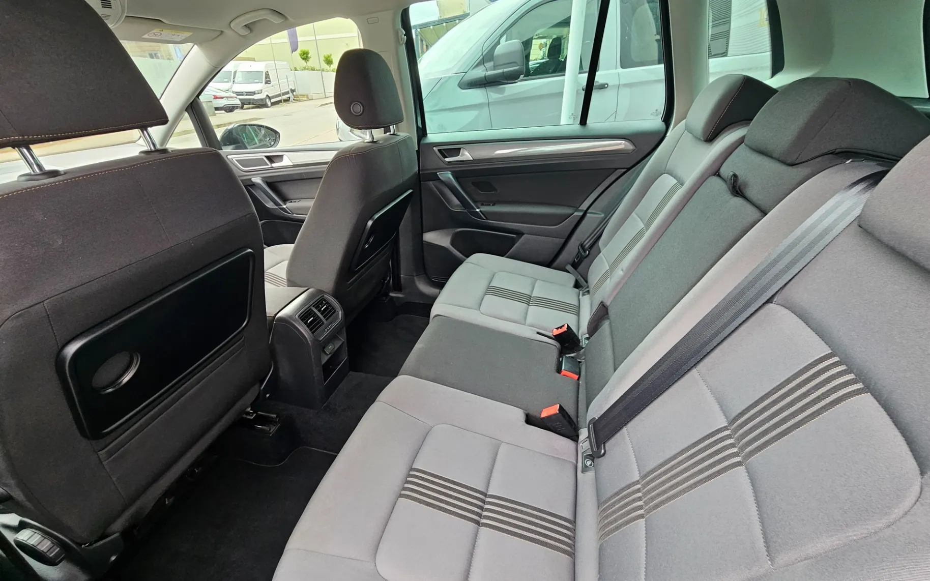 Zunanja slika - VW Golf - 2.0 TDI Comfortline - 9