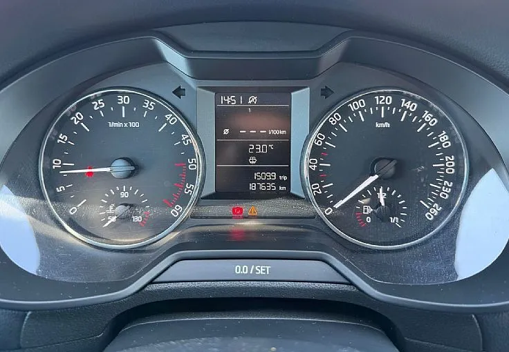 Zunanja slika - Škoda Octavia - Combi 1.6 TDI Active - 7