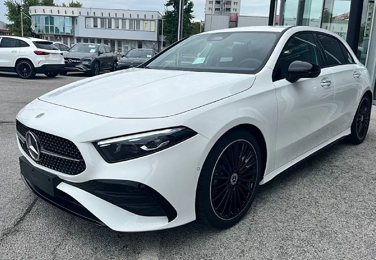 Zunanja slika - Mercedes-Benz A-Razred - 180 AMG Line EDITION Avt. - 3