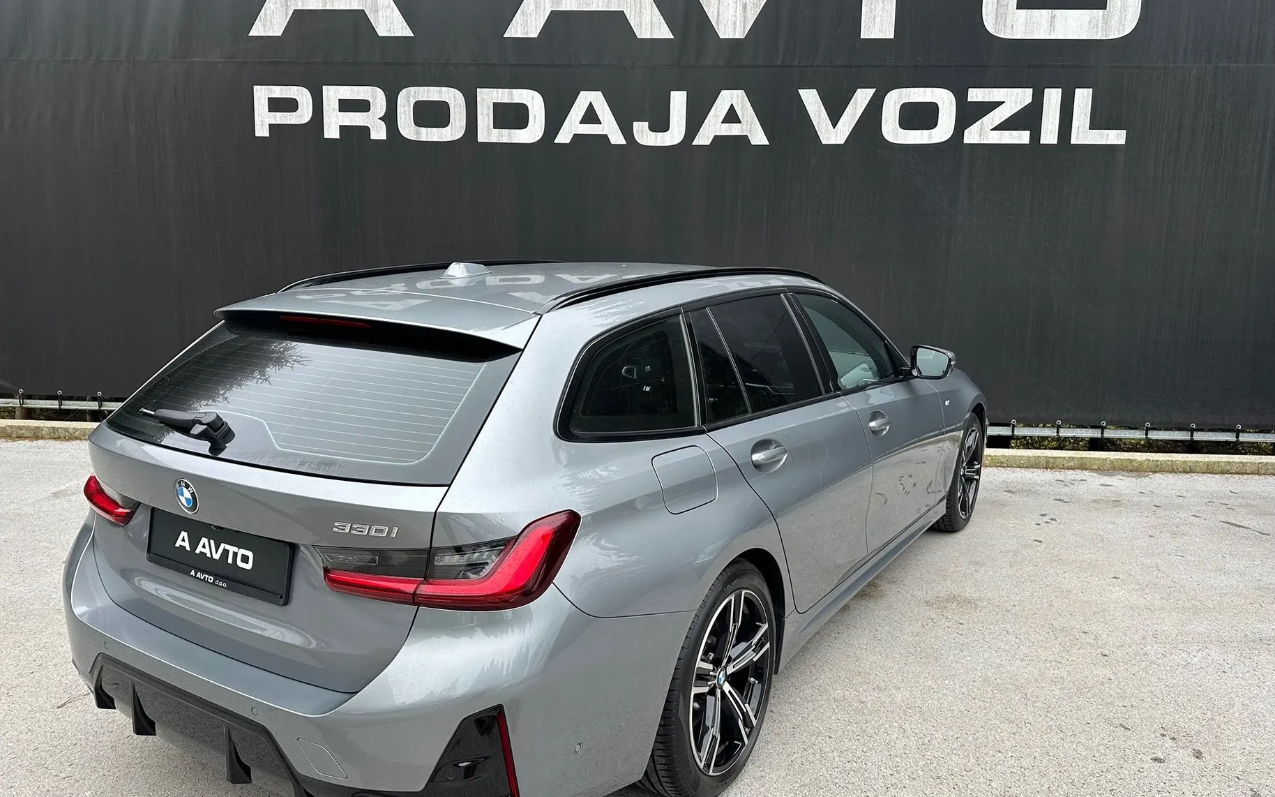 Zunanja slika - BMW Serija 3 - Touring: 330i  AT  MSPORT - 6