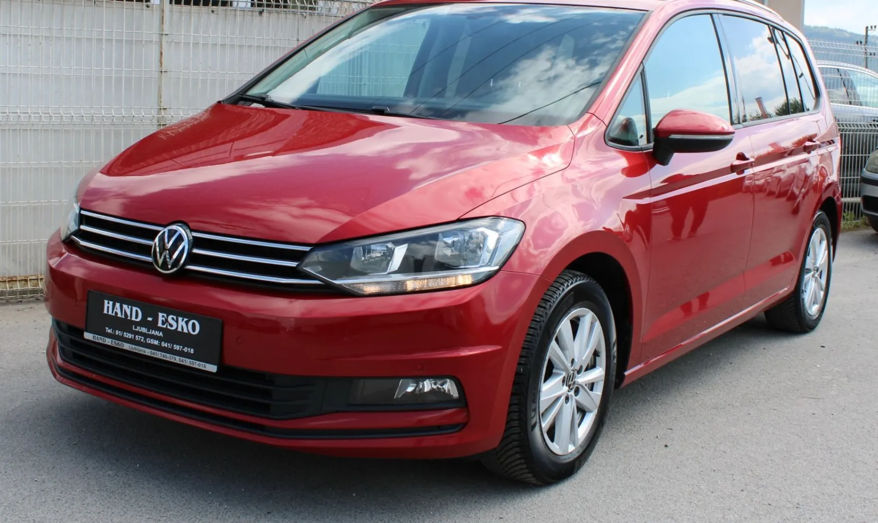 Zunanja slika - Volkswagen Touran - 2.0 TDI BMT Lounge DSG-KAMERA-NAVI-ALU-PDC - 1