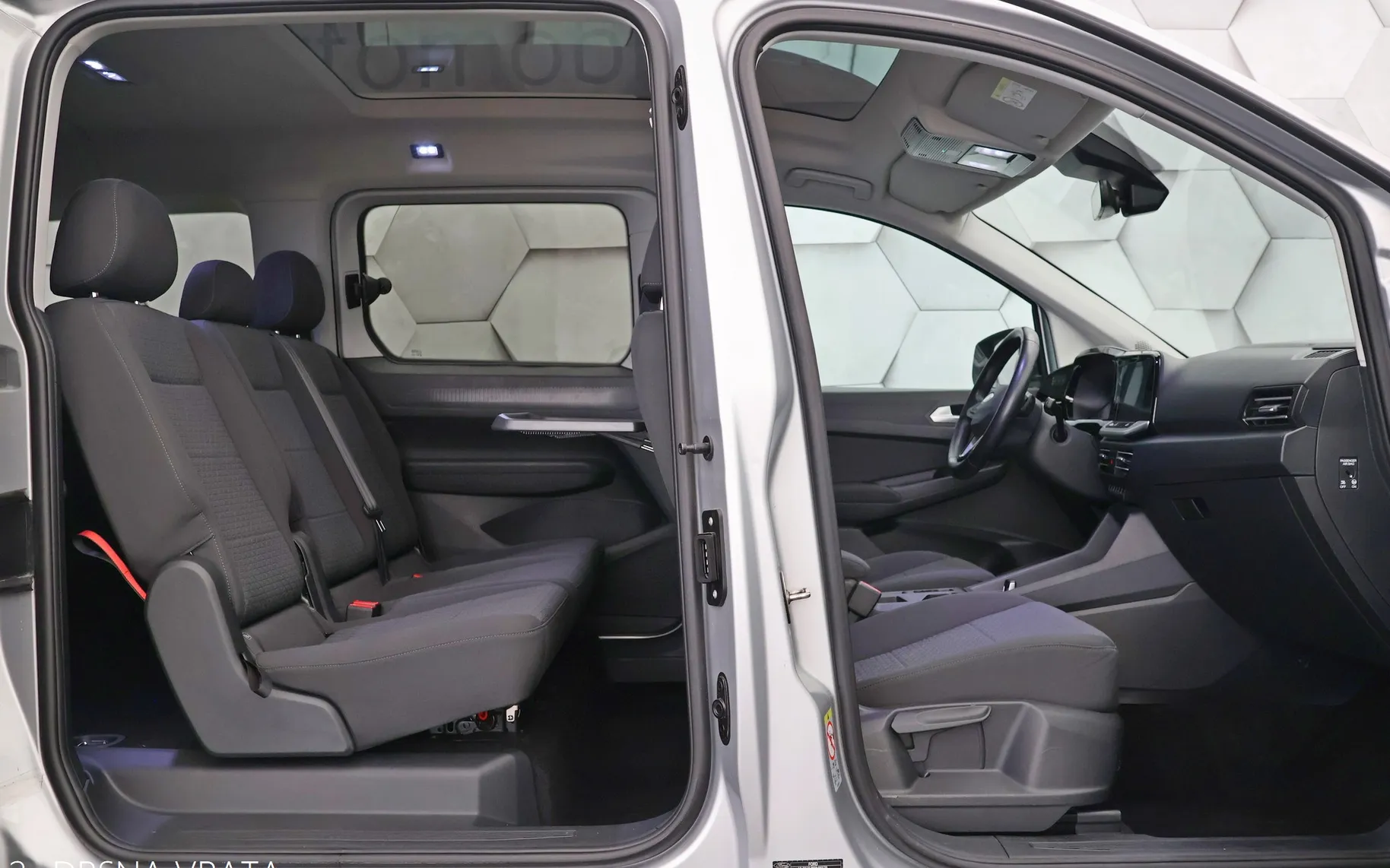Zunanja slika - Ford Grand Tourneo Connect - Tourneo 2.0 TDCi DSG Titanium 122KM - 10